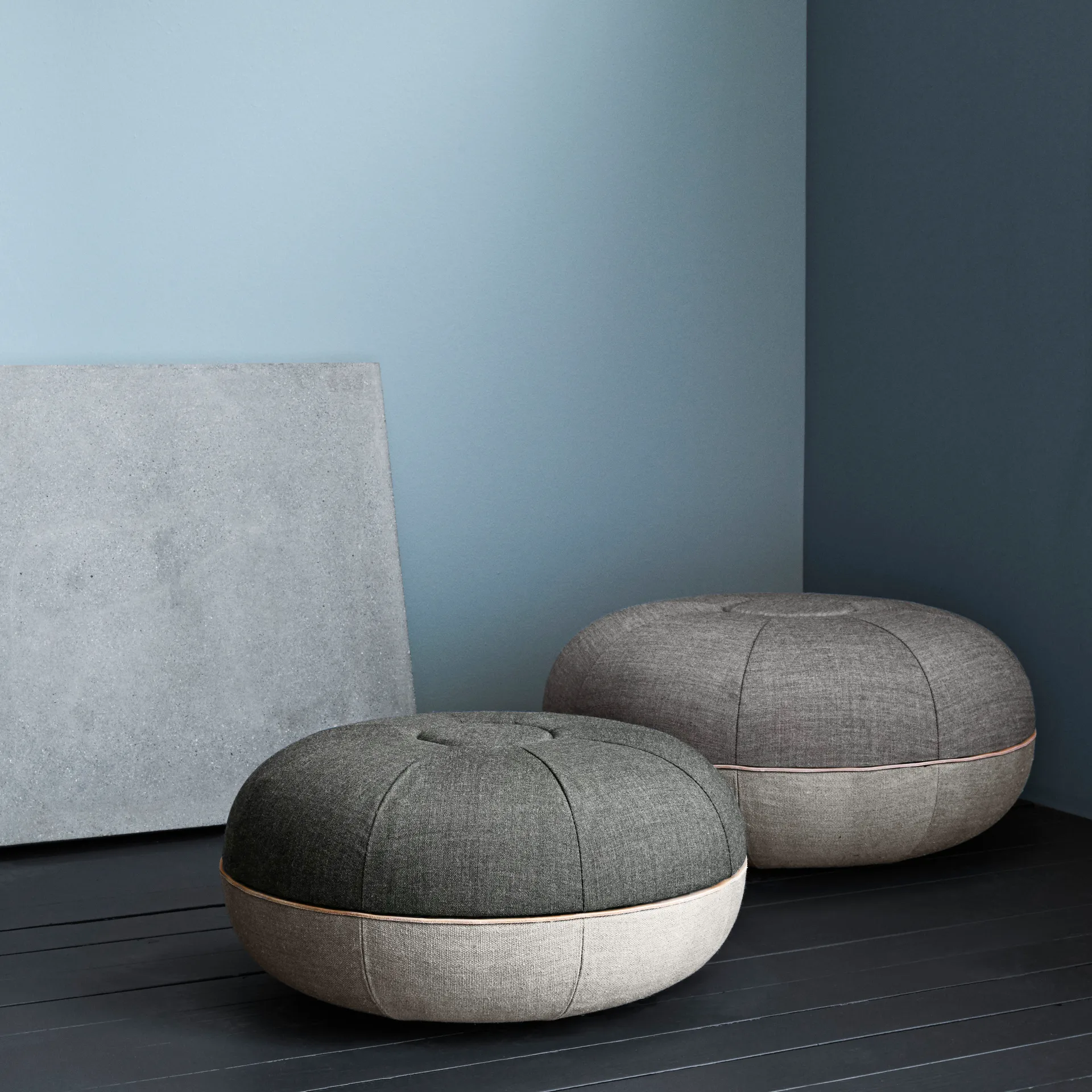 Asiento puff Pouf pequeño, Slate Fritz Hansen