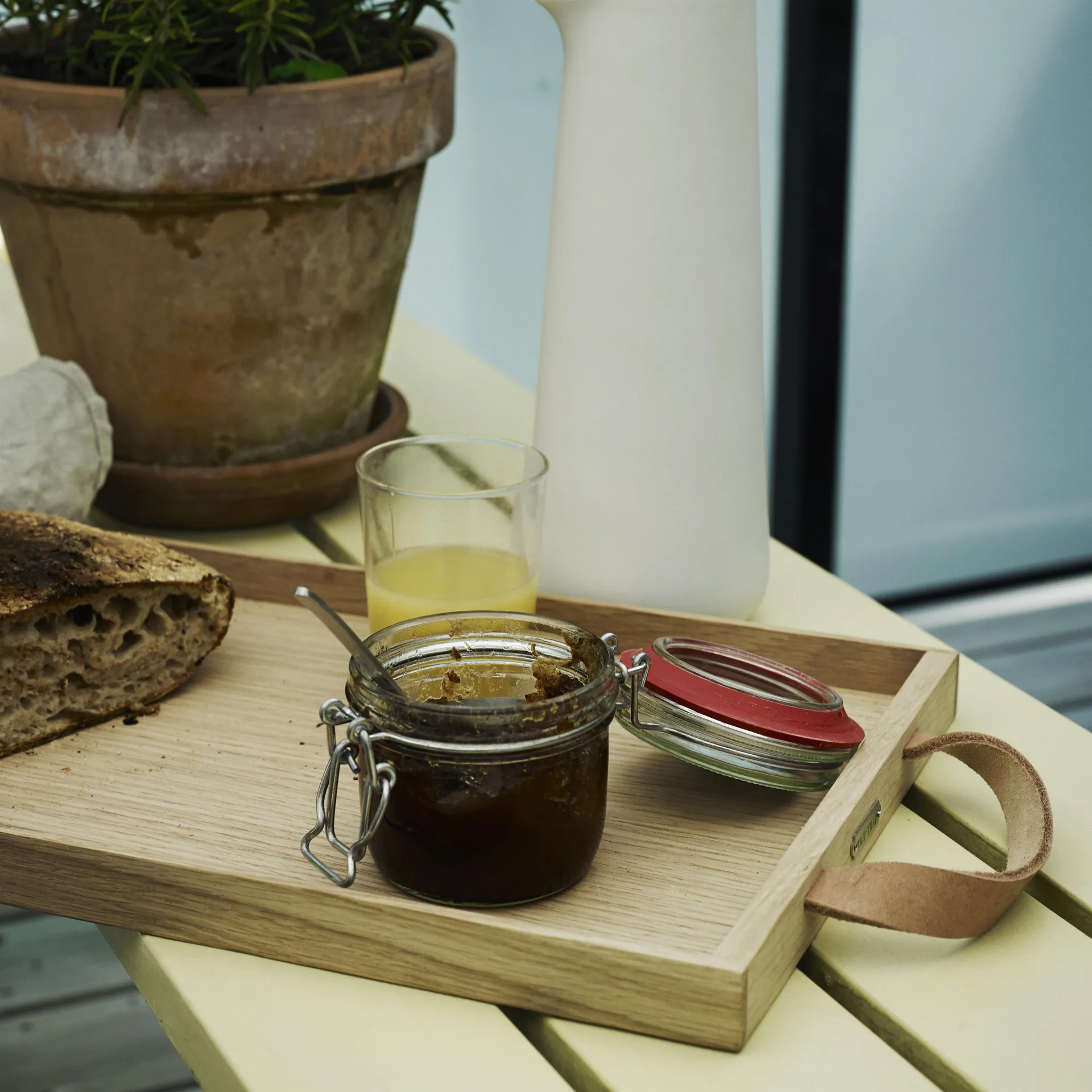 Bandeja Norr, roble Fritz Hansen