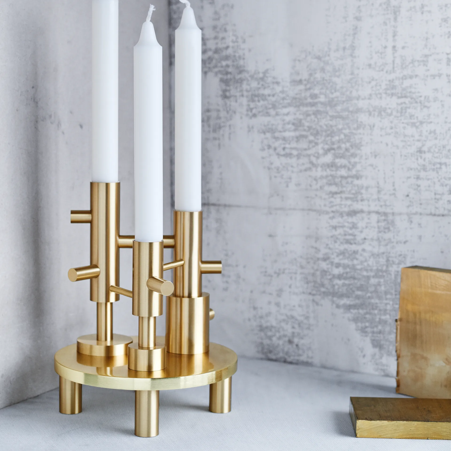 Candelabro Jaime Hayon grande, Latón Fritz Hansen