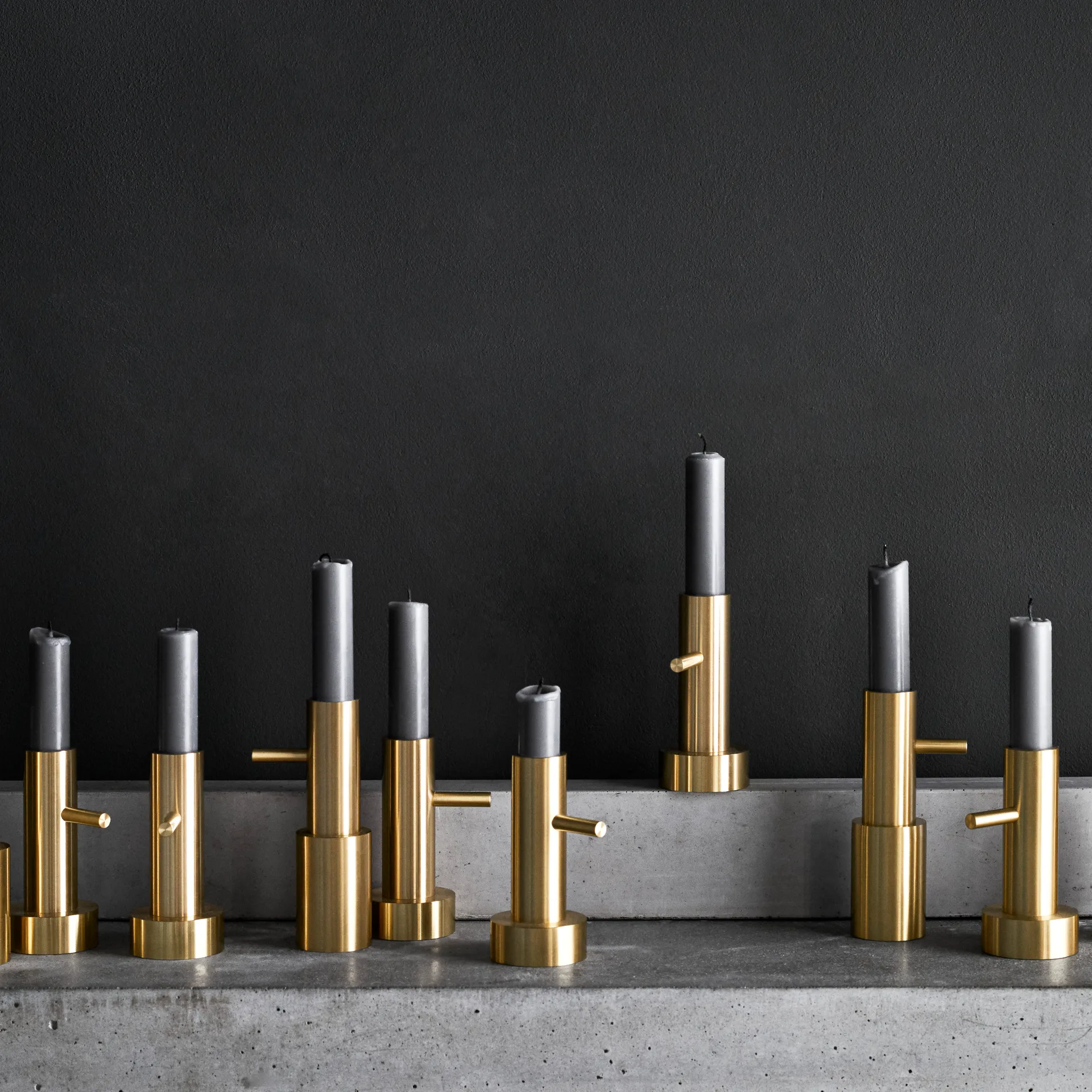Candelabro Jaime Hayon Single latón, #1 Fritz Hansen