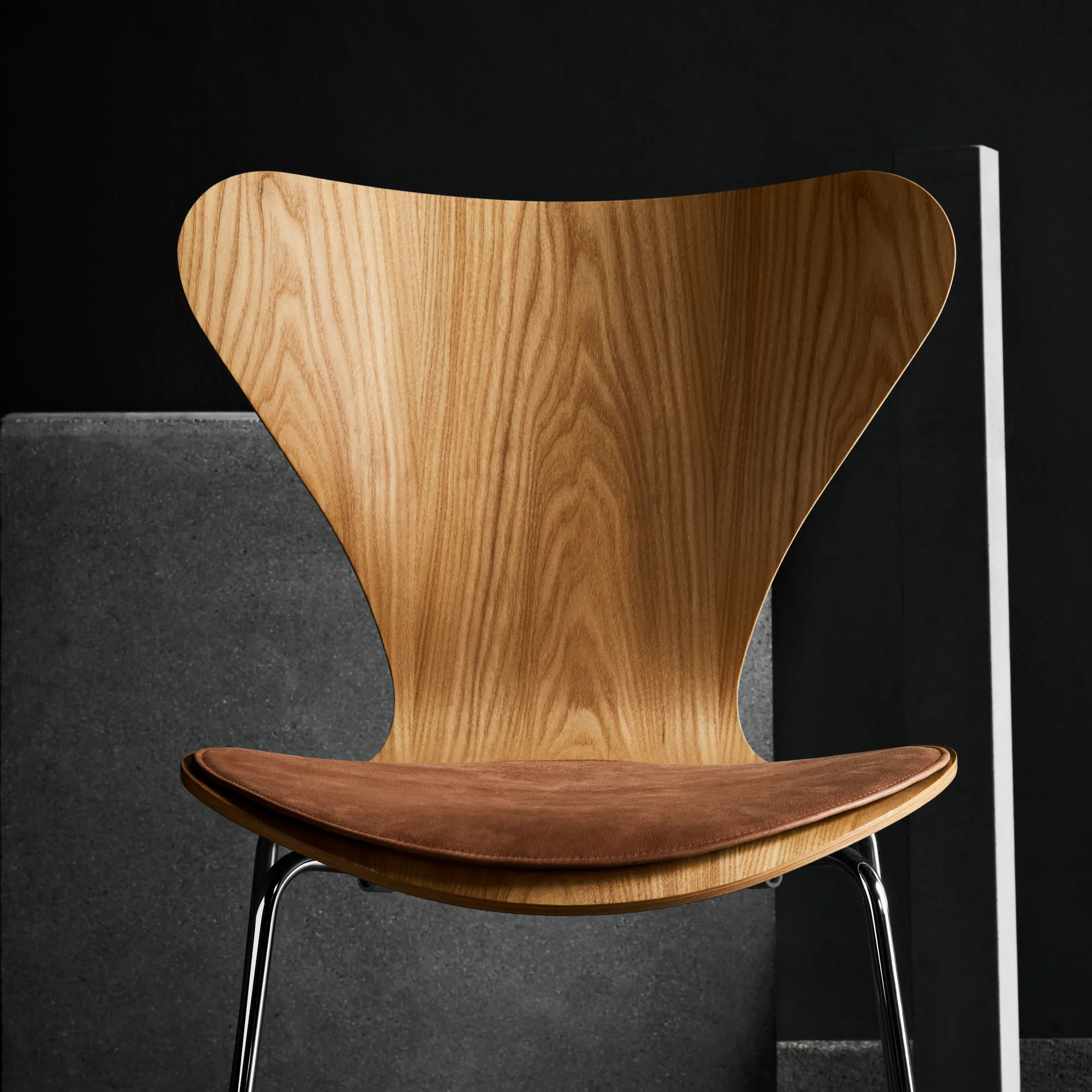 Cojín para silla Series 7 cuero, Brown Fritz Hansen