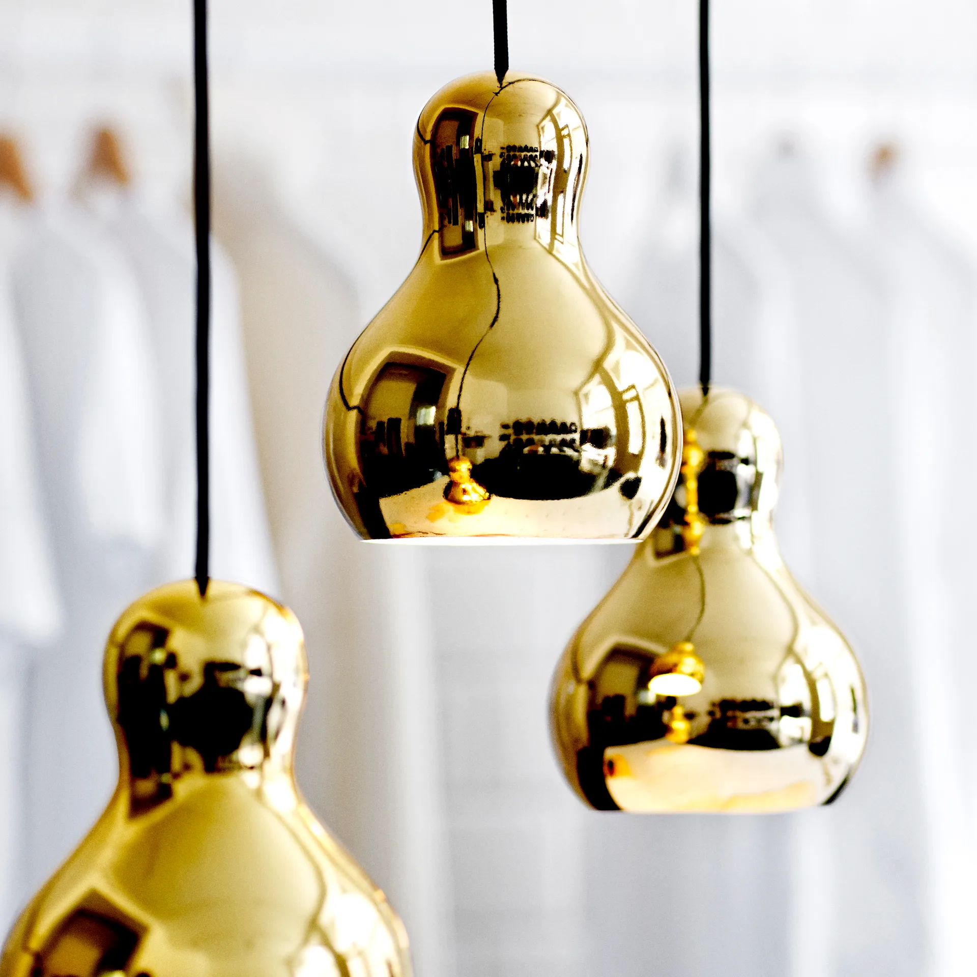 Lámpara colgante Calabash P2, Dorado Fritz Hansen