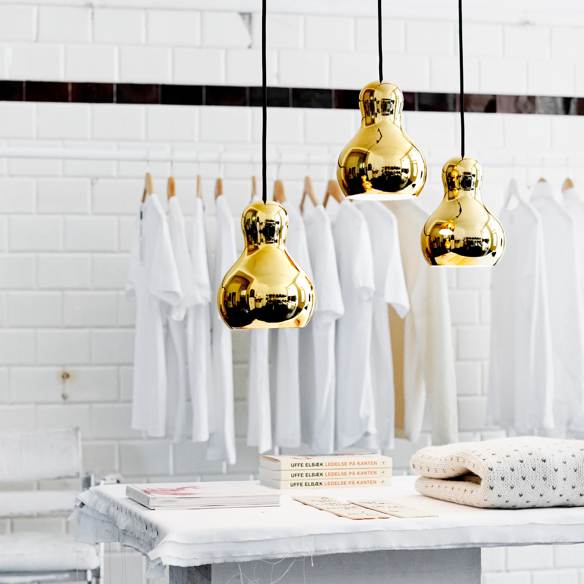 Lámpara colgante Calabash P2, Dorado Fritz Hansen