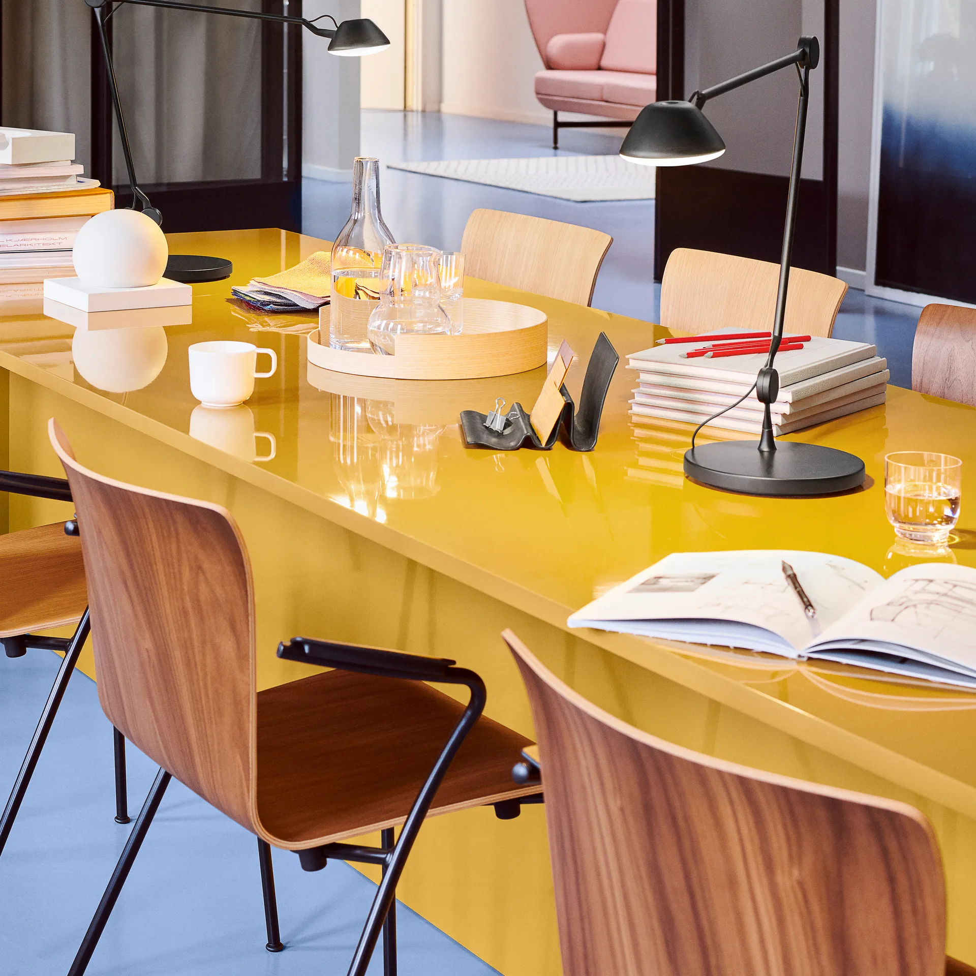 Lámpara de mesa AQ01, Negro Fritz Hansen