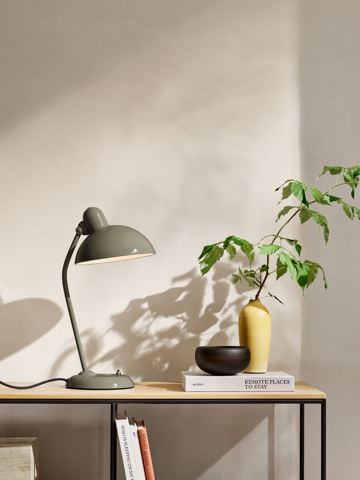 Lámpara de mesa Kaiser Idell 6556-T, Olive green Fritz Hansen