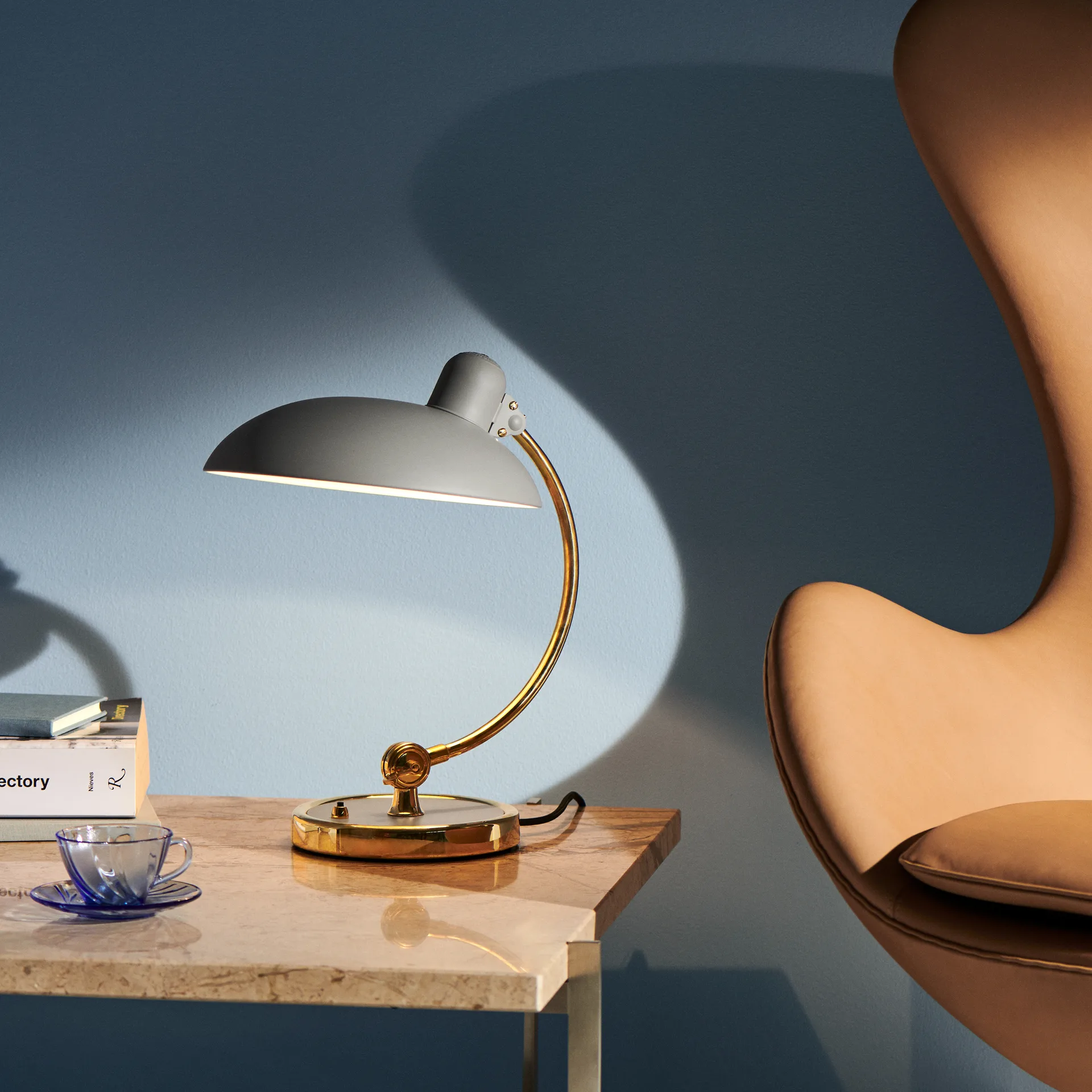 Lámpara de mesa Kaiser Idell 6631-T Luxus, Easy grey Fritz Hansen