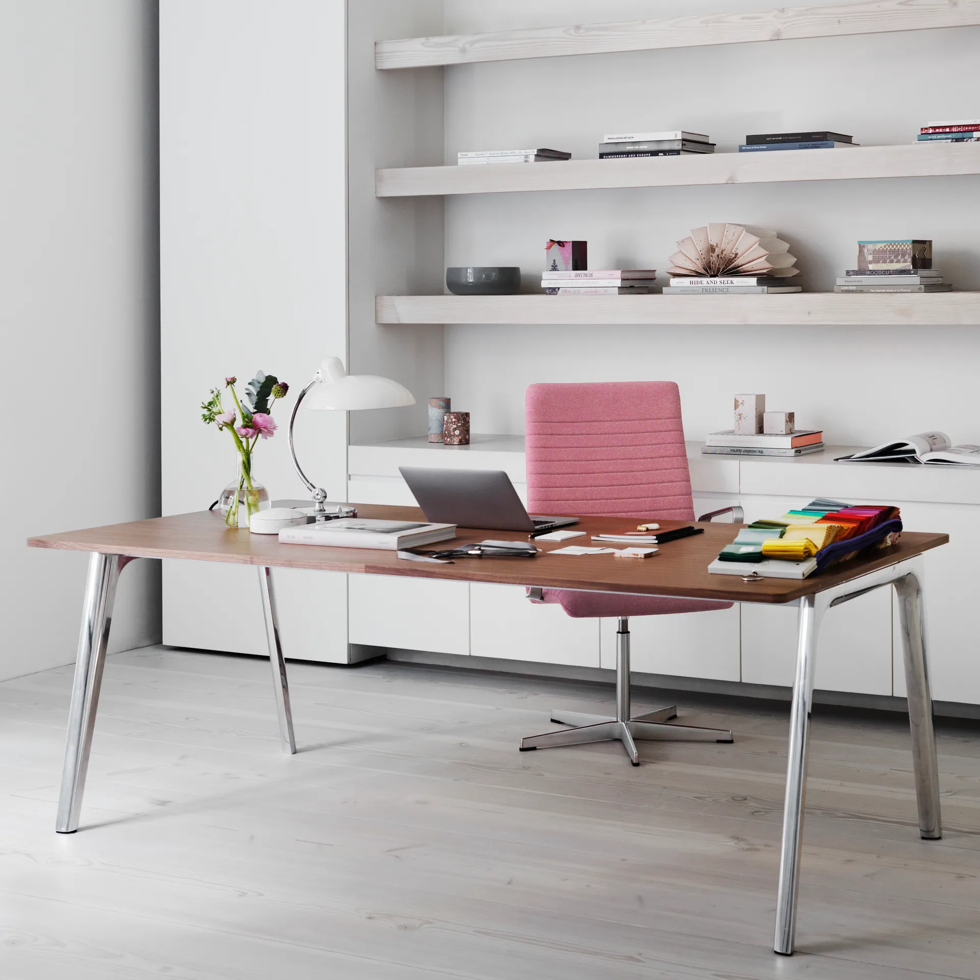 Lámpara de mesa Kaiser Idell 6631-T Luxus, White Fritz Hansen