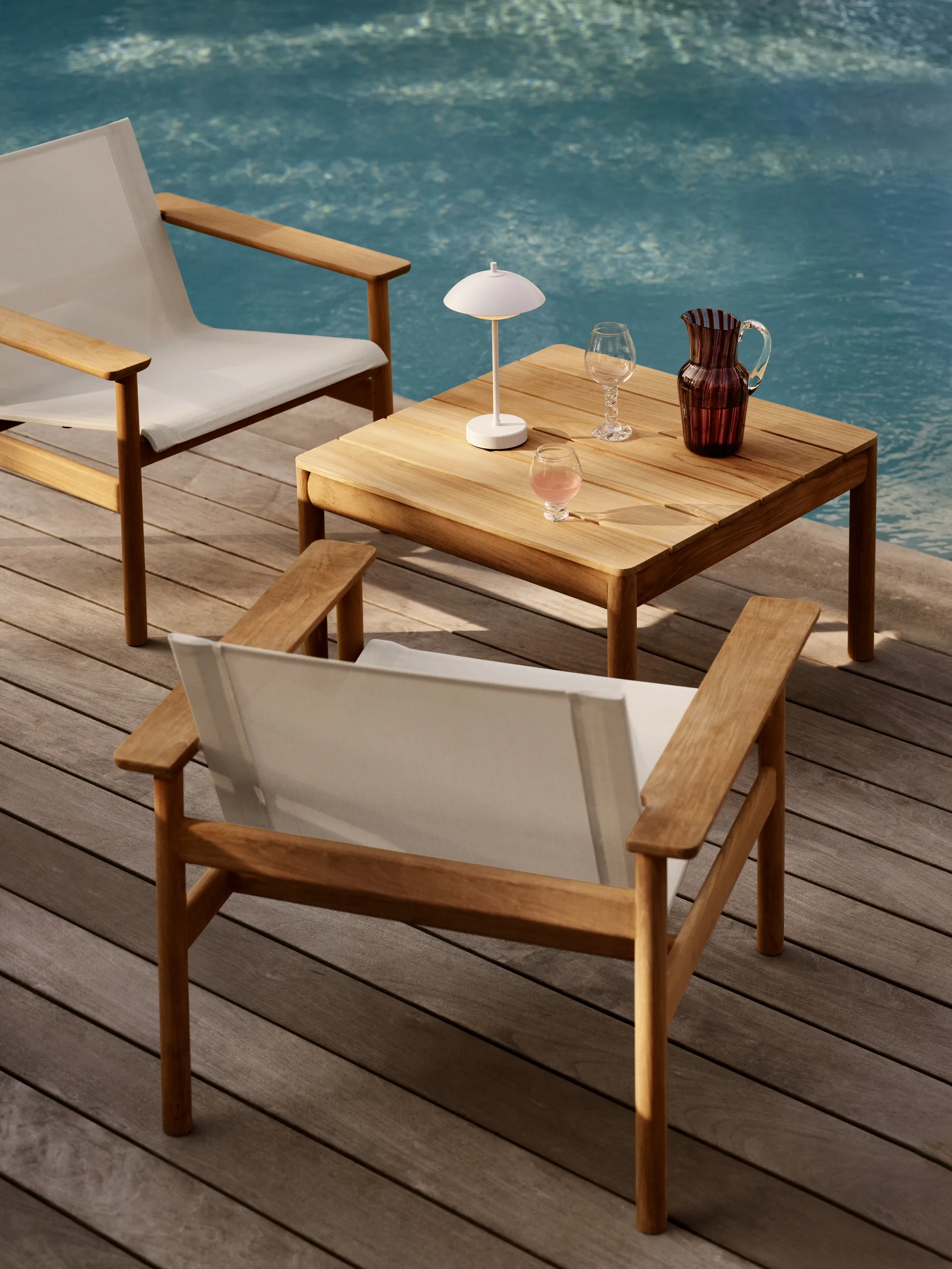 Lámpara de mesa portátil Clam 31 cm, White Fritz Hansen