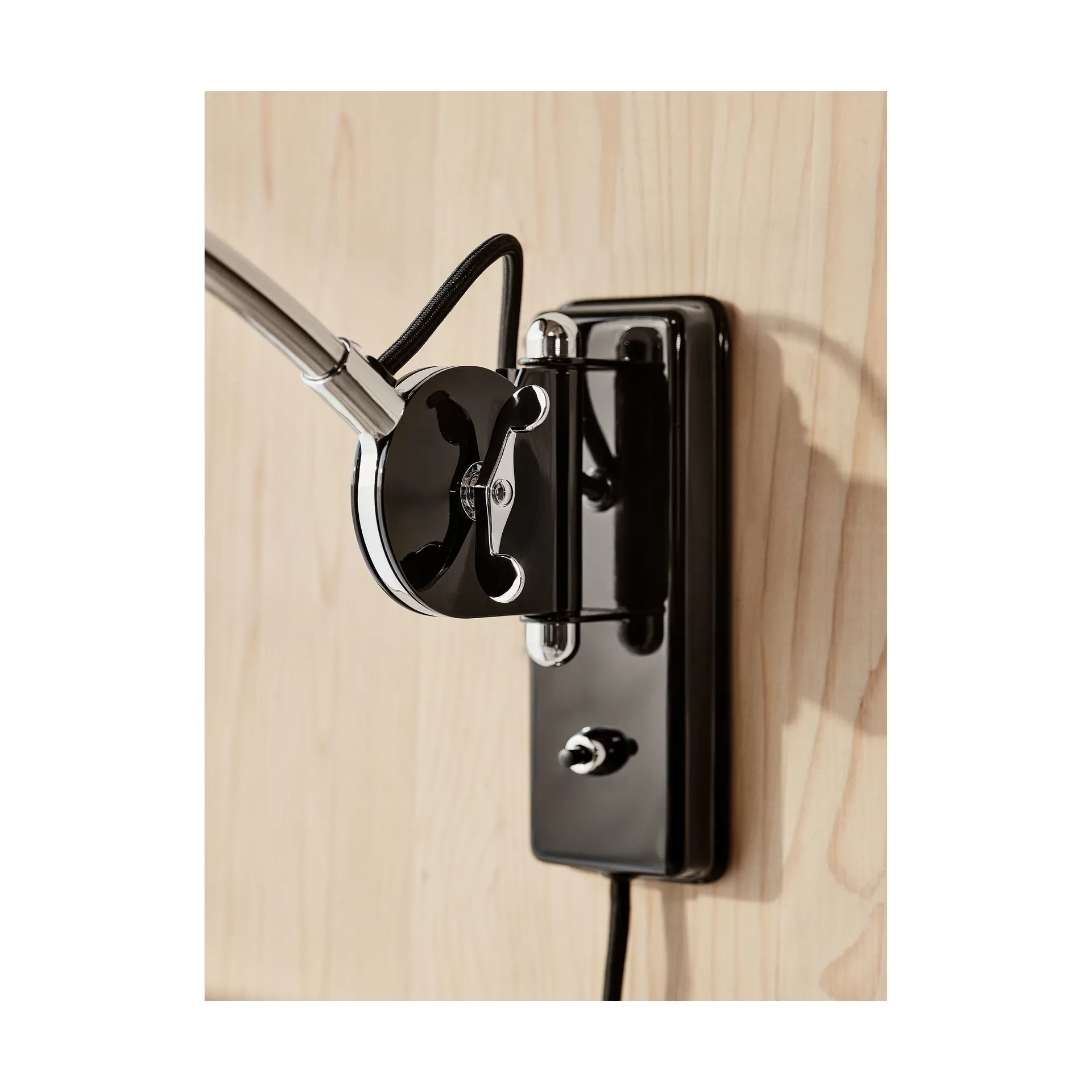 Lámpara de pared Kaiser Idell 6559-W, Black Fritz Hansen