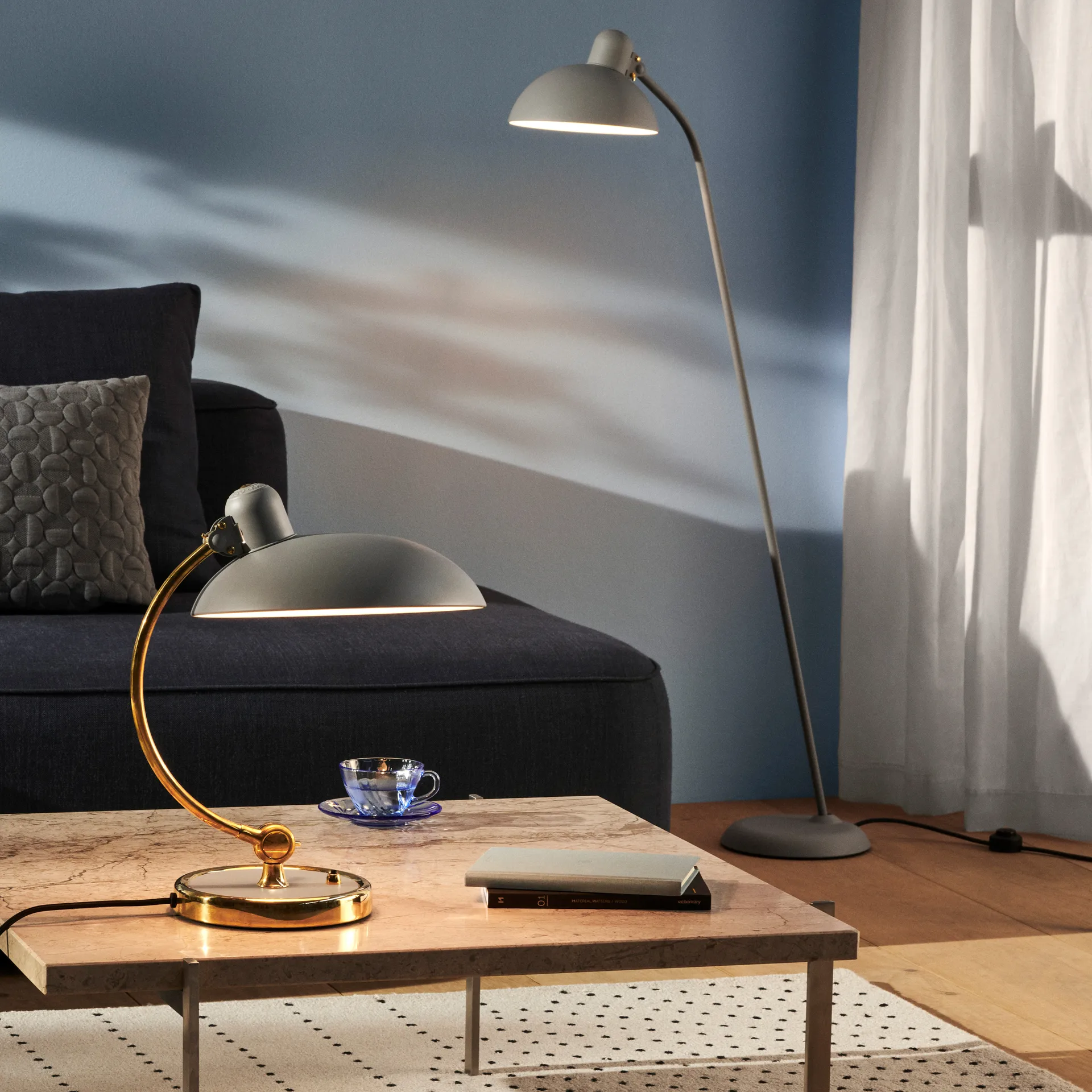 Lámpara de pie Kaiser Idell 6556-F, Easy grey Fritz Hansen