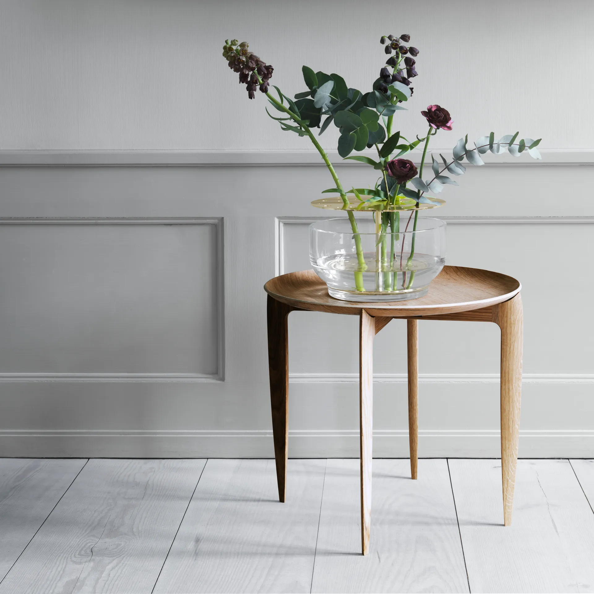 Mesa con bandeja Foldable Ø 45 cm, Roble Fritz Hansen