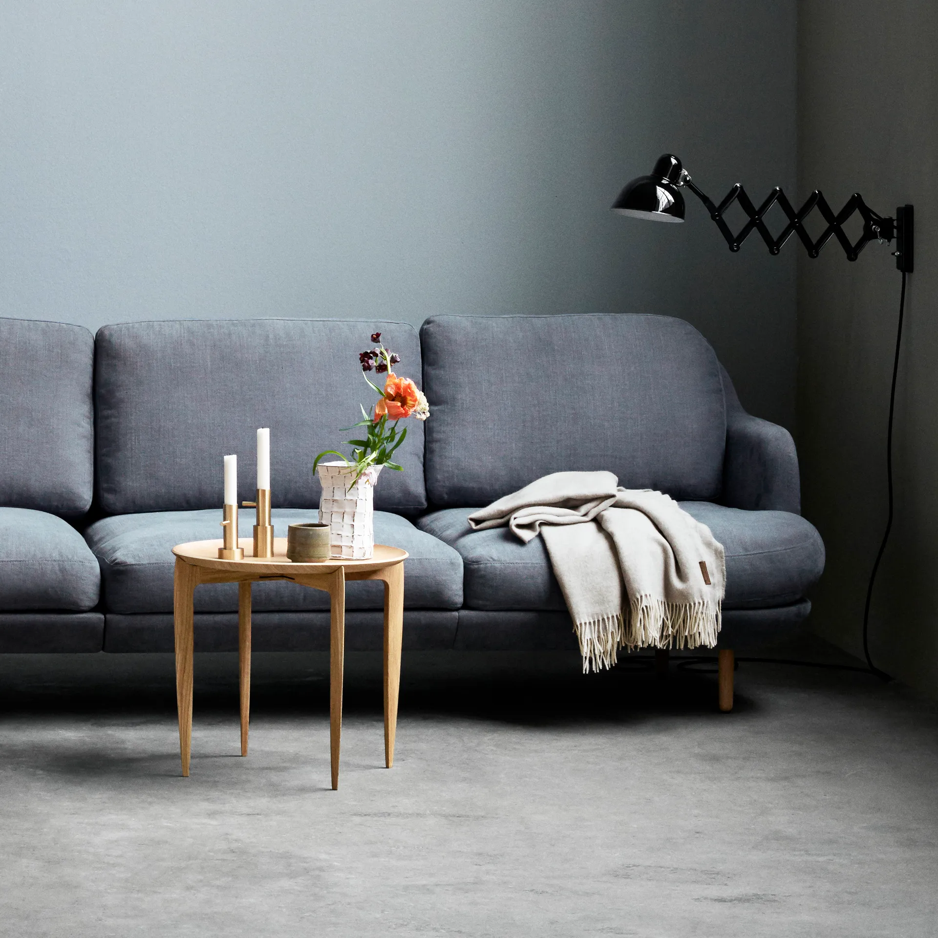 Mesa con bandeja Foldable Ø 45 cm, Roble Fritz Hansen