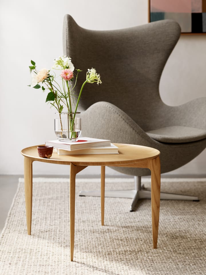 Mesa con bandeja Foldable Ø60 cm - Oiled oak - Fritz Hansen