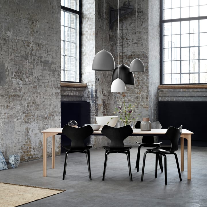 Péndulo Suspence P2, Black Fritz Hansen