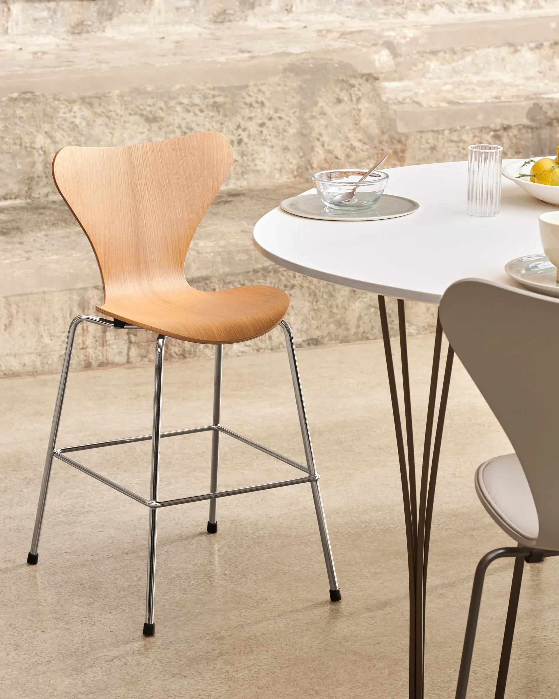 Silla 3177 Series 7 Junior cromo, Lacquered oak veneer Fritz Hansen