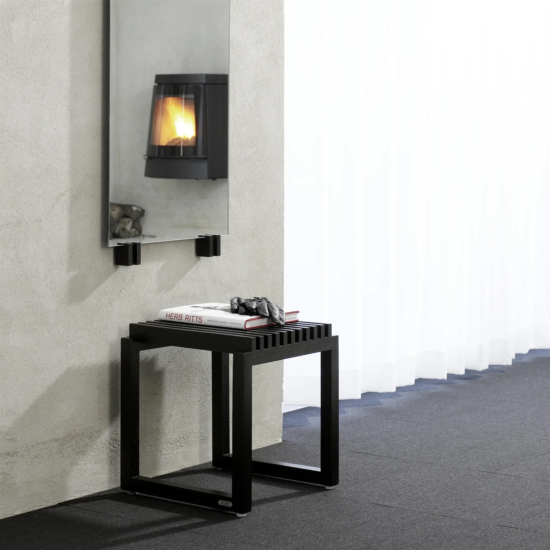 Taburete Cutter, roble lacado negro Fritz Hansen
