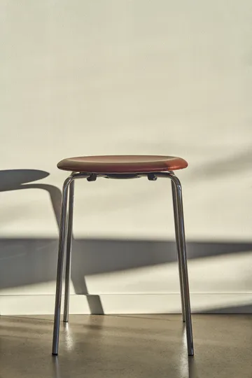 Taburete Dot cuero - Chestnut - Fritz Hansen