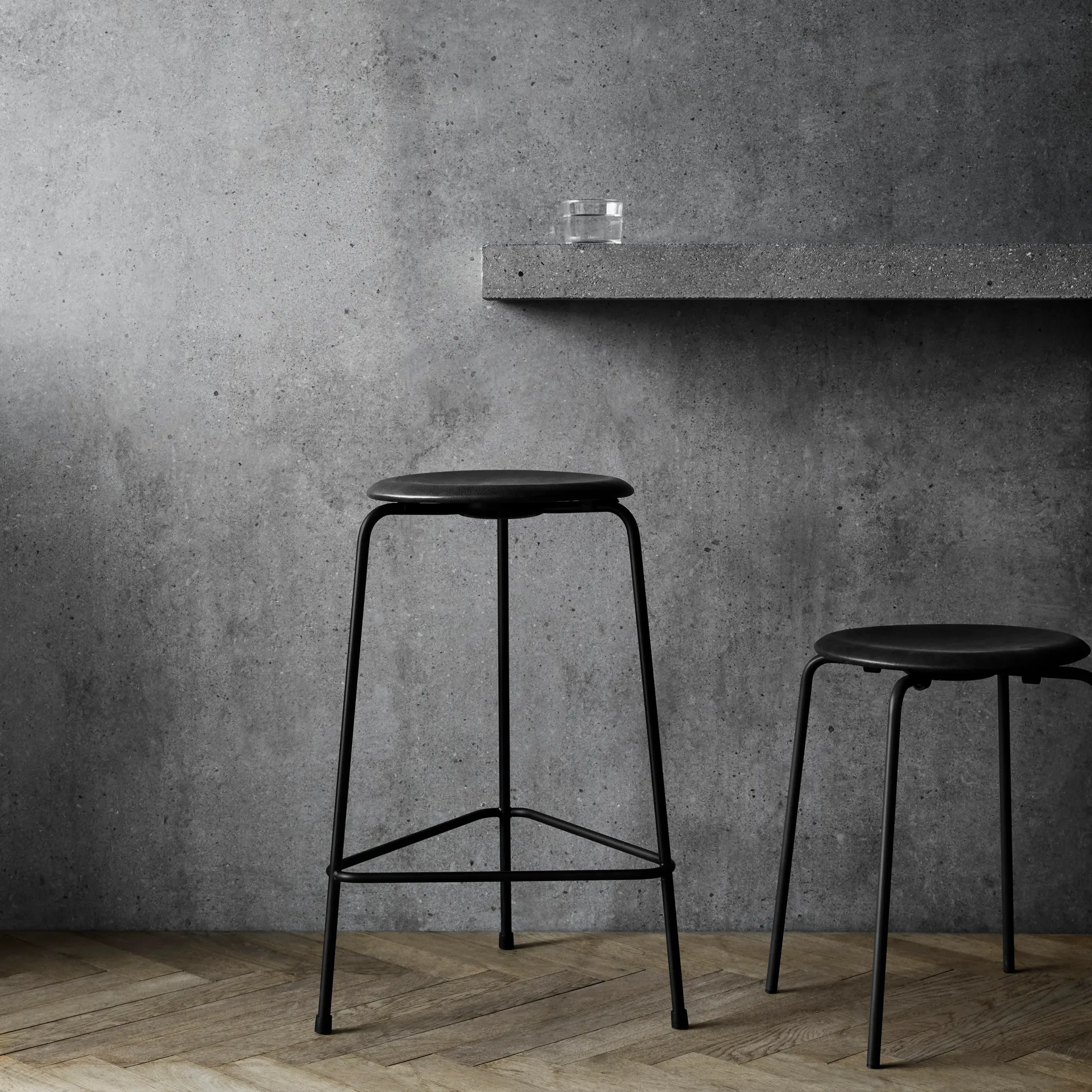 Taburete Dot cuero, Cowboy black Fritz Hansen