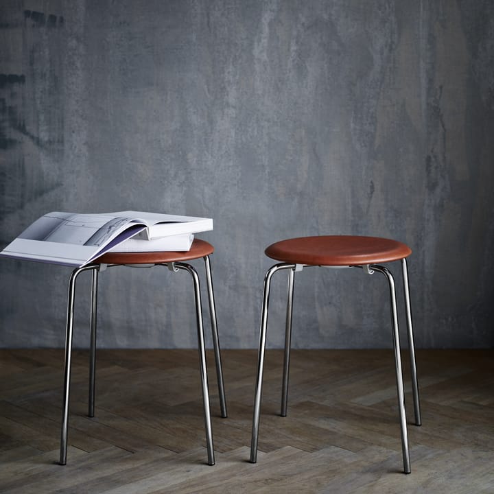 Taburete Dot cuero, Nogal Fritz Hansen