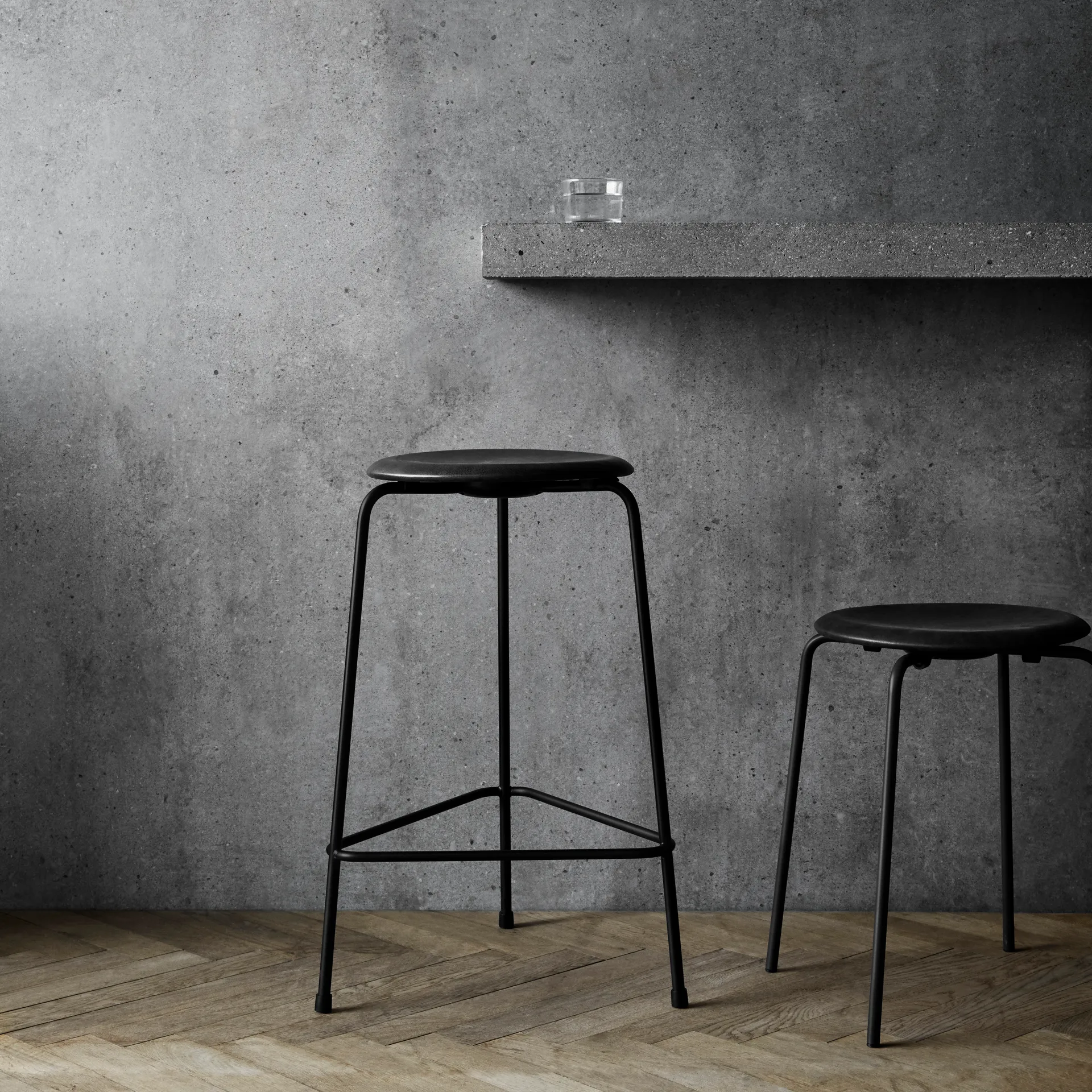 Taburete High Dot cuero, Cowboy black Fritz Hansen
