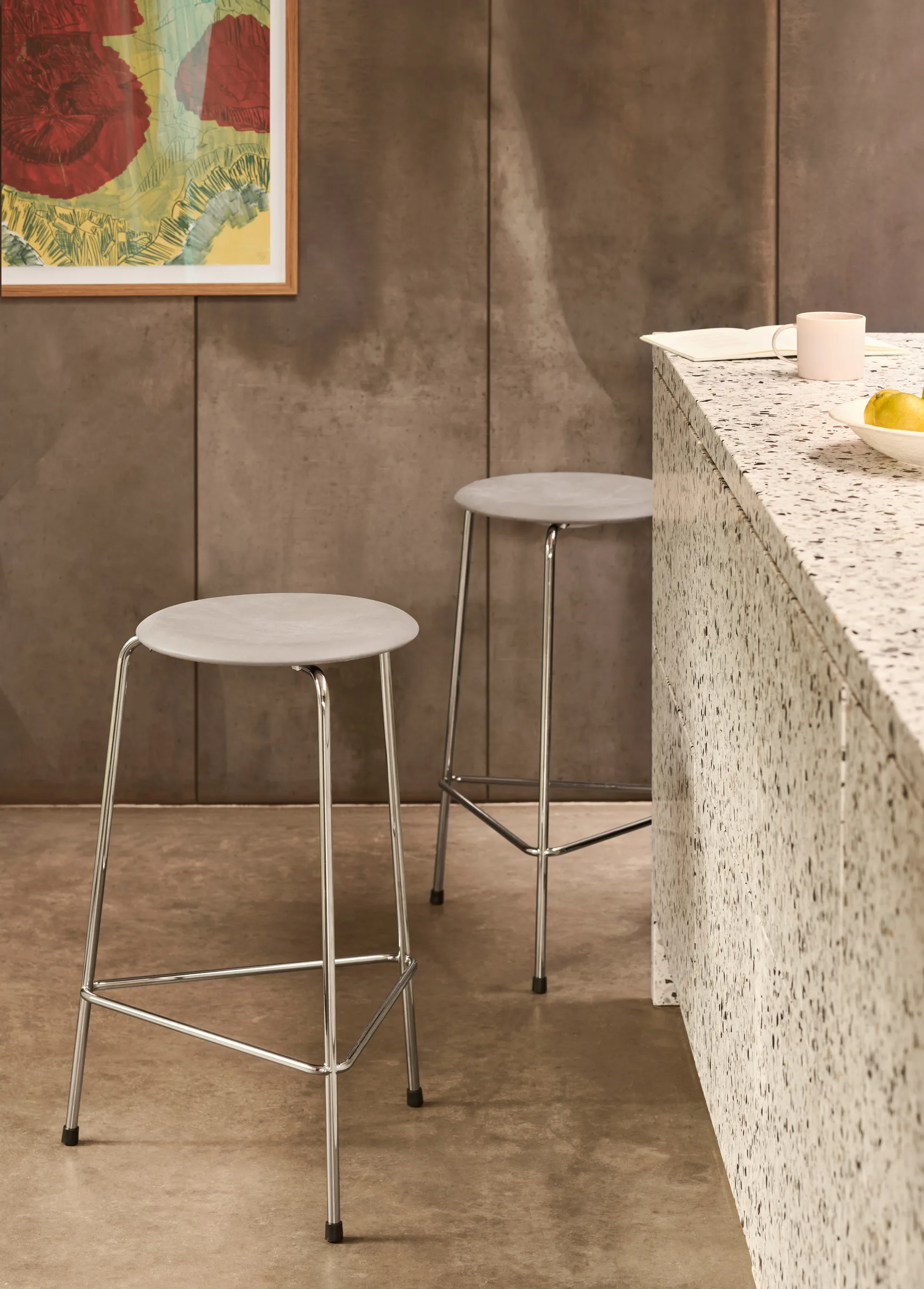 Taburete High Dot cuero, Lava grey-chrome Fritz Hansen