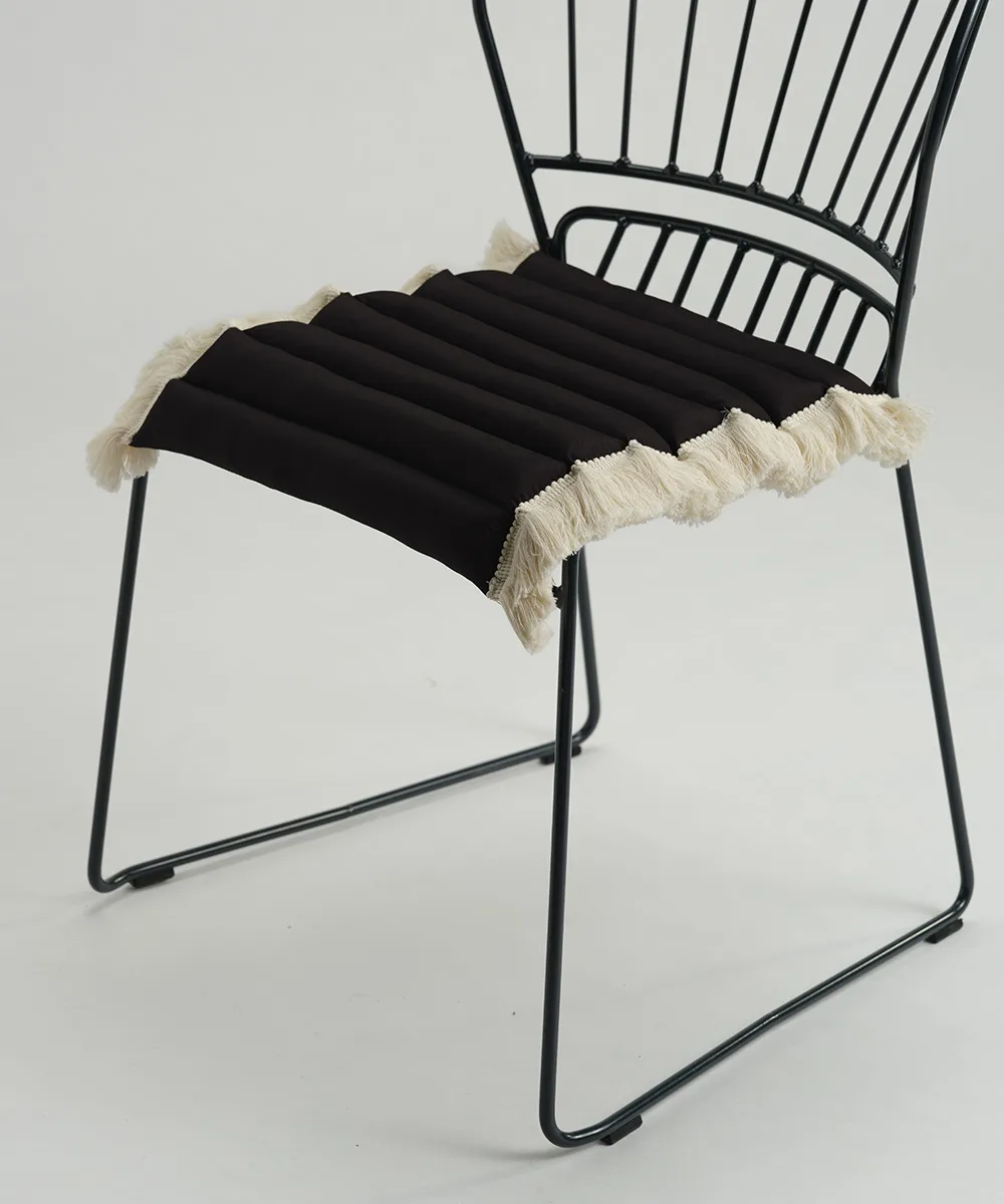 Cojín de asiento Garden Glory con flecos, Negro, flecos offwhite, 38x40 cm Garden Glory