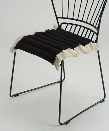 Cojín de asiento Garden Glory con flecos - Negro, flecos offwhite, 38x40 cm - Garden Glory