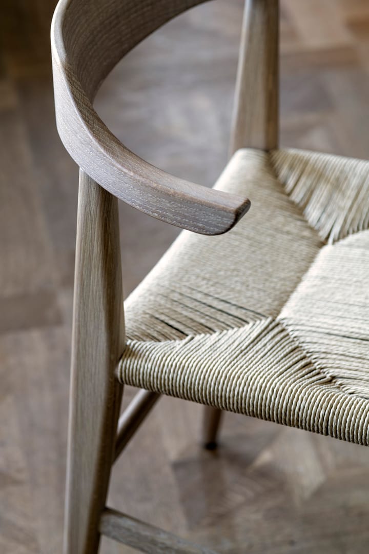 Silla con reposabrazos Hedda, Roble-natural-cordón de papel natural Gärsnäs