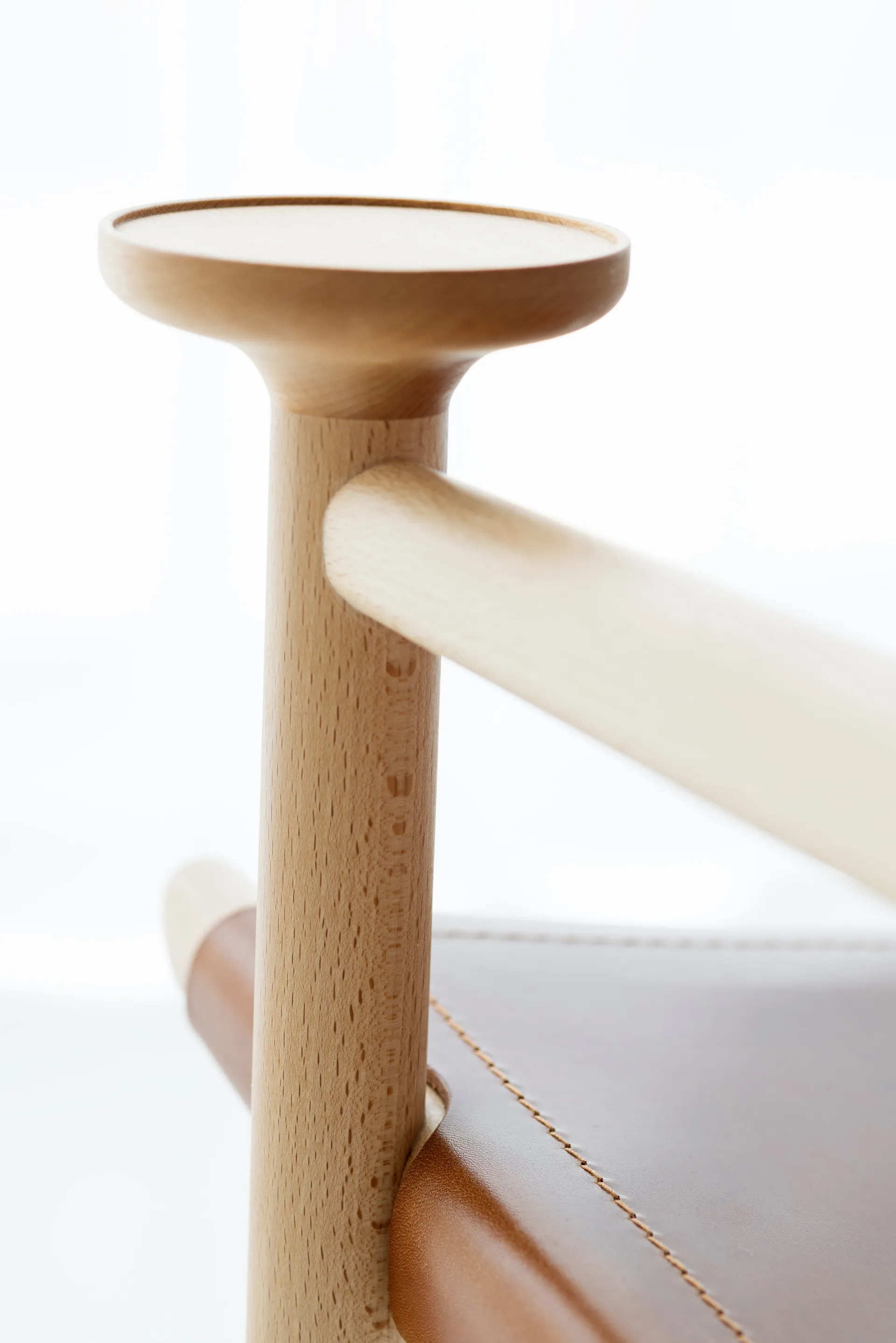 Sillón Hedwig, Haya-white-cuero Tärnsjö cognac Gärsnäs
