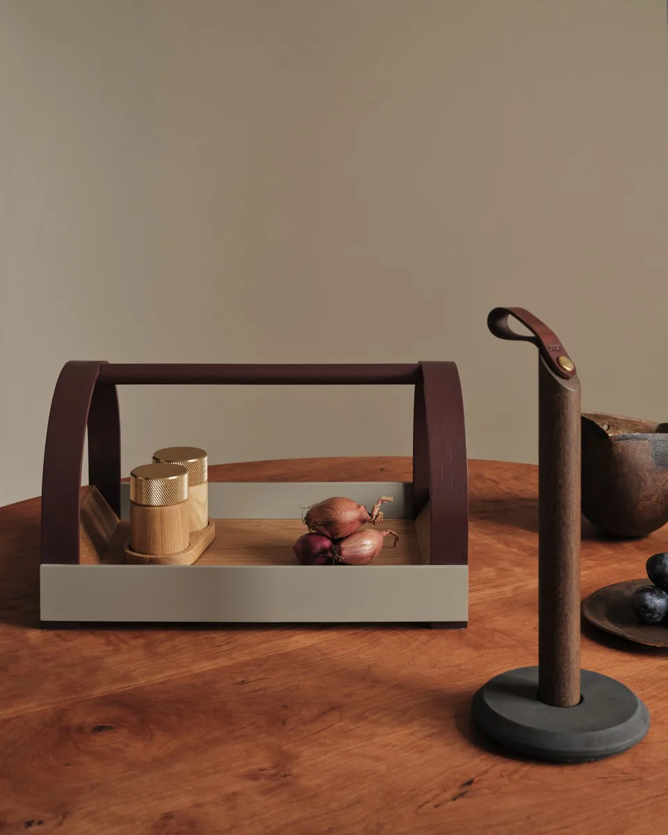 Bandeja con asas Kydo 40,5×27×23,5 cm, Roble-gris burdeos Gejst