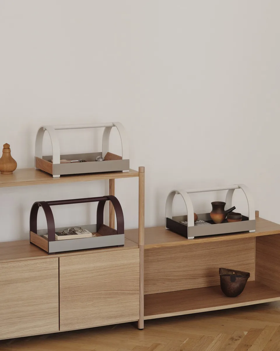 Bandeja con asas Kydo 40,5×27×23,5 cm, Roble oscuro-beige blanco Gejst