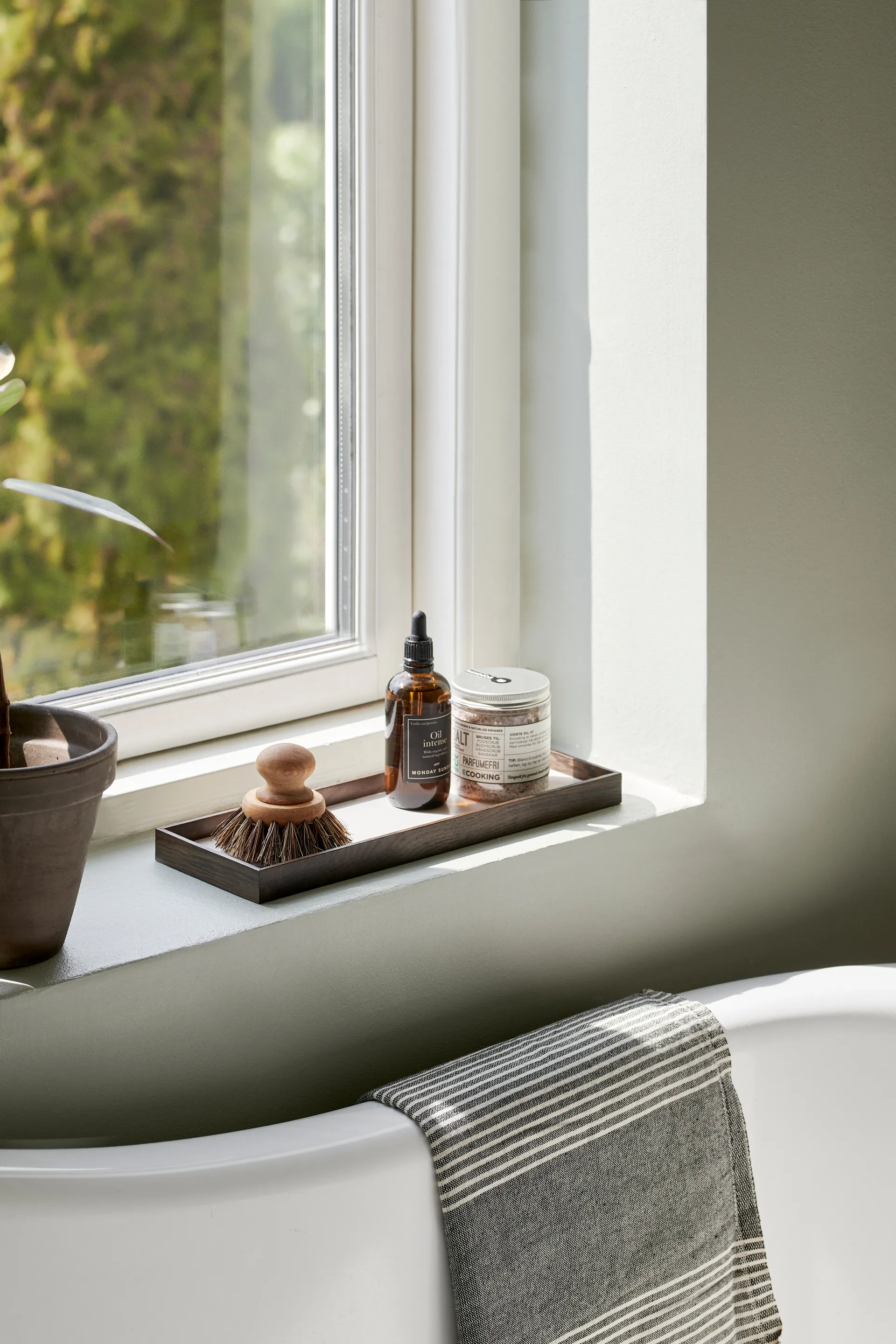 Bandeja Frame small 11x32,4 cm, Roble ahumado-beige Gejst