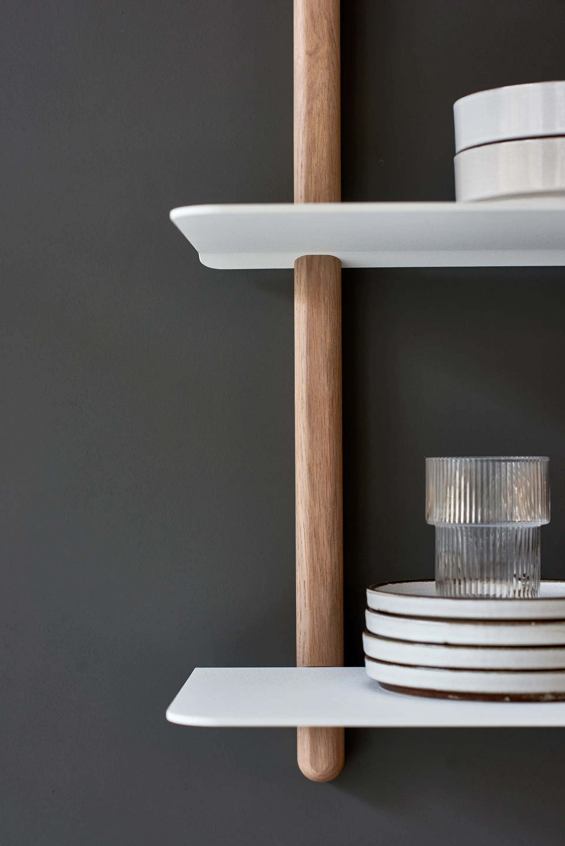 Estantería Nivo A large, Roble claro-blanco Gejst