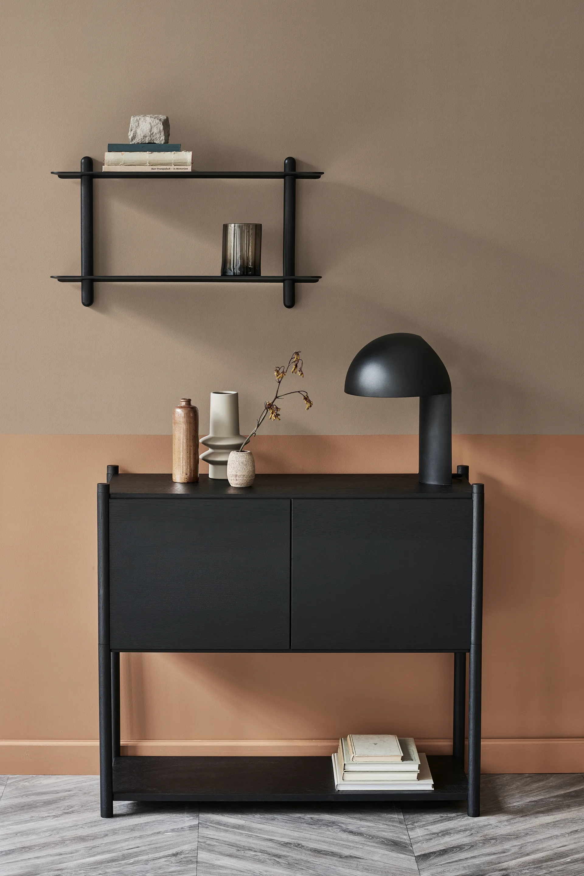 Estantería Nivo F large, Fresno teñido negro-negro Gejst