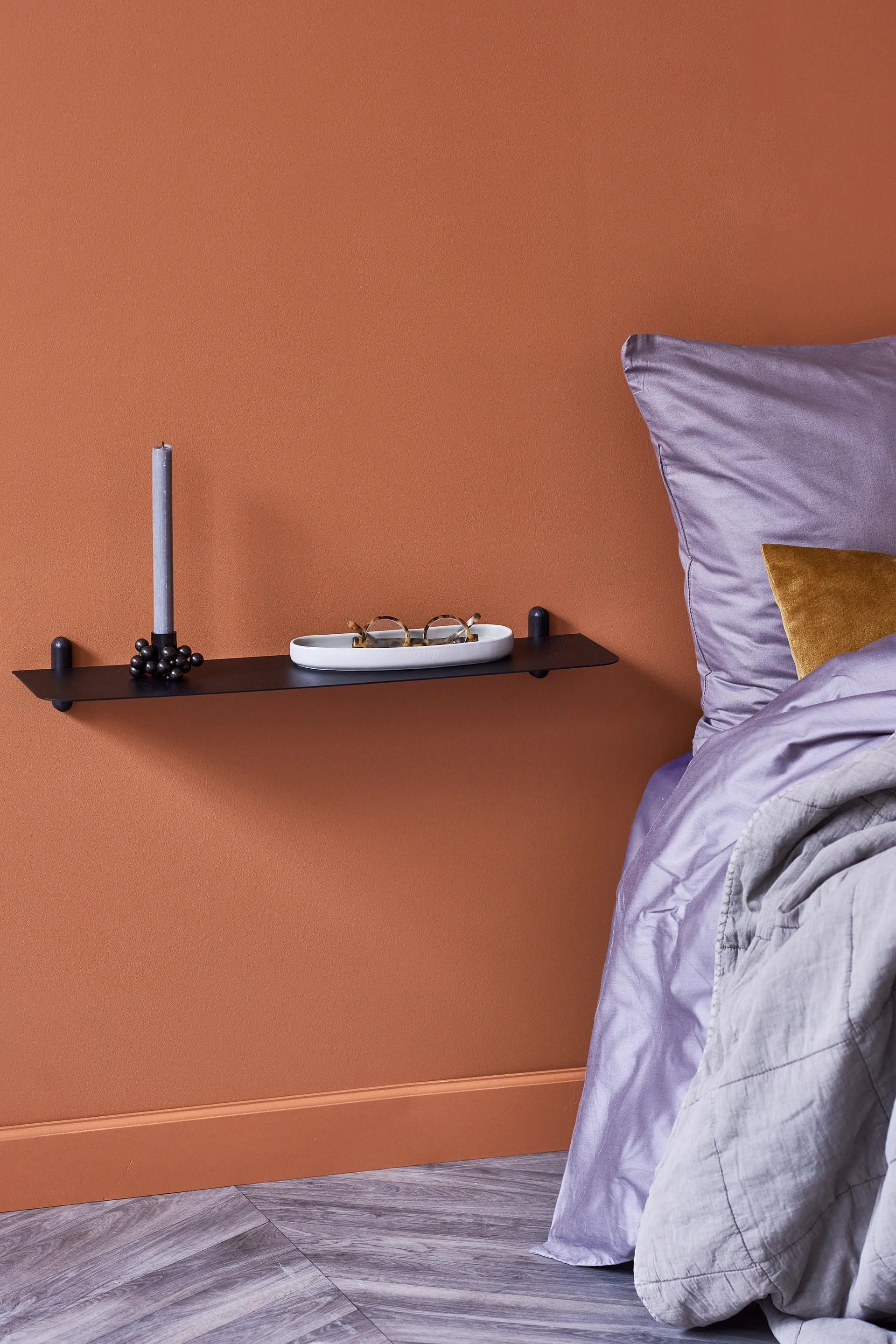 Estantería Nivo G, fresno teñido de negro-negro Gejst