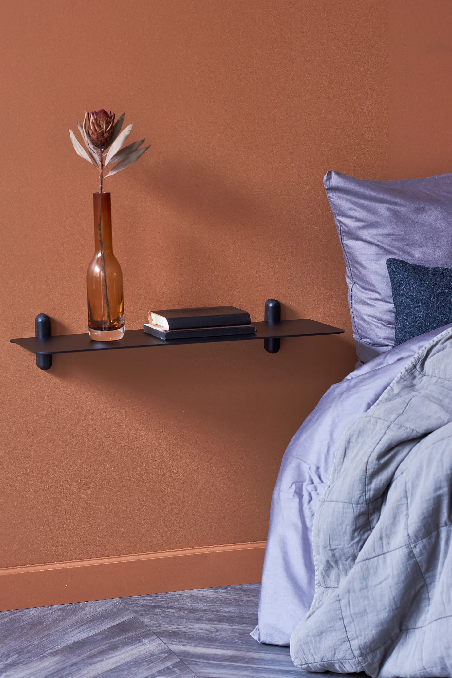 Estantería Nivo G large, Fresno teñido negro-negro Gejst