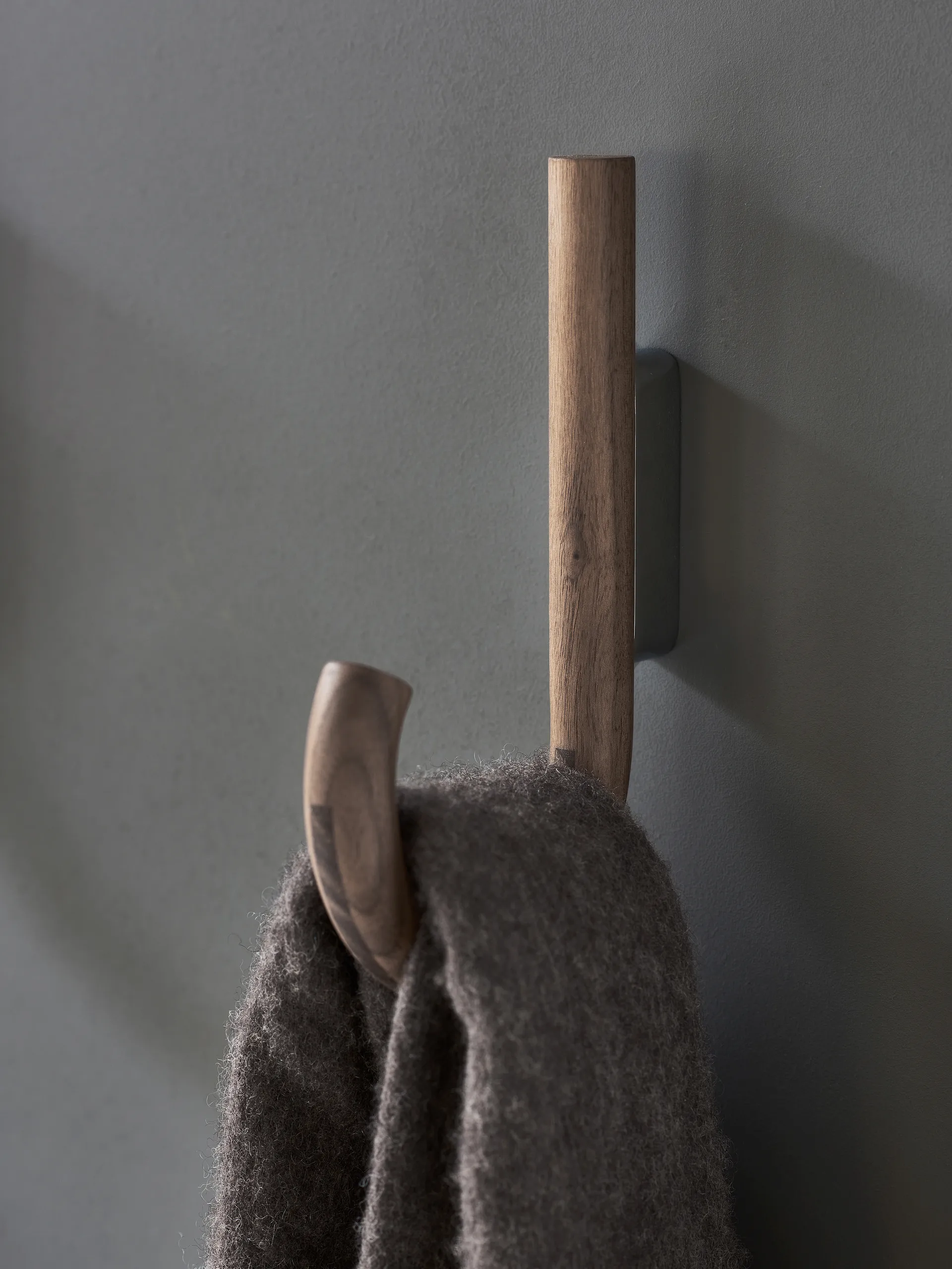 Gancho Hook 19 cm, nogal-negro Gejst