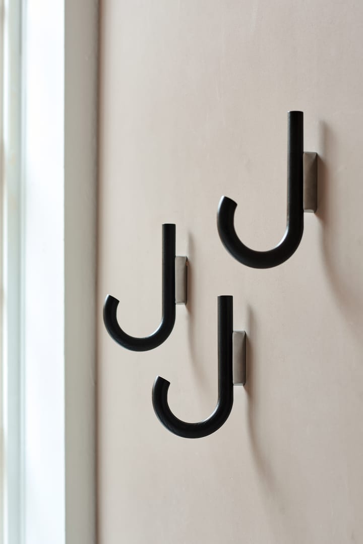 Gancho Hook 19 cm, Roble teñido de negro-cromo Gejst