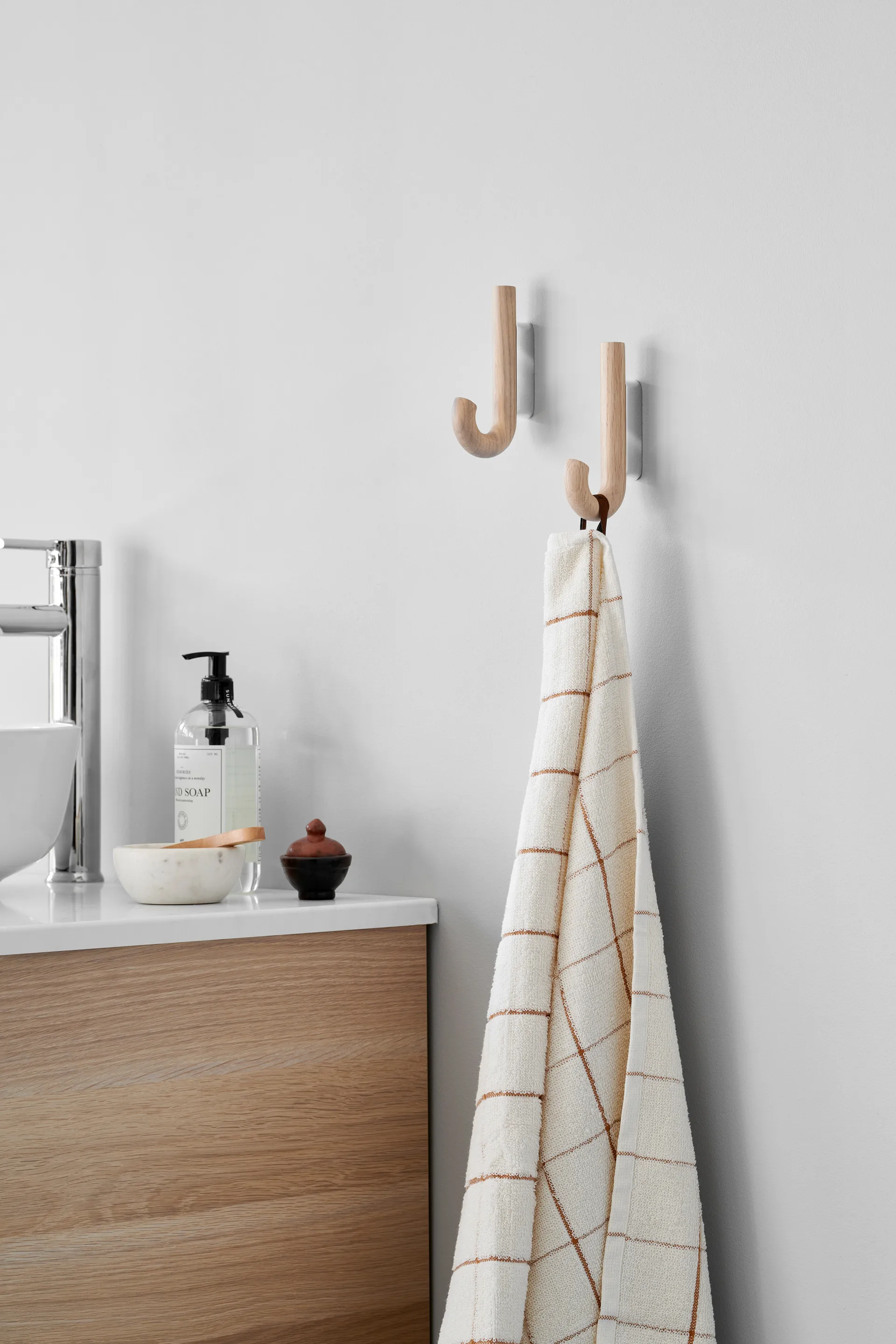 Gancho Hook mini 13,3 cm, Roble-cromo Gejst