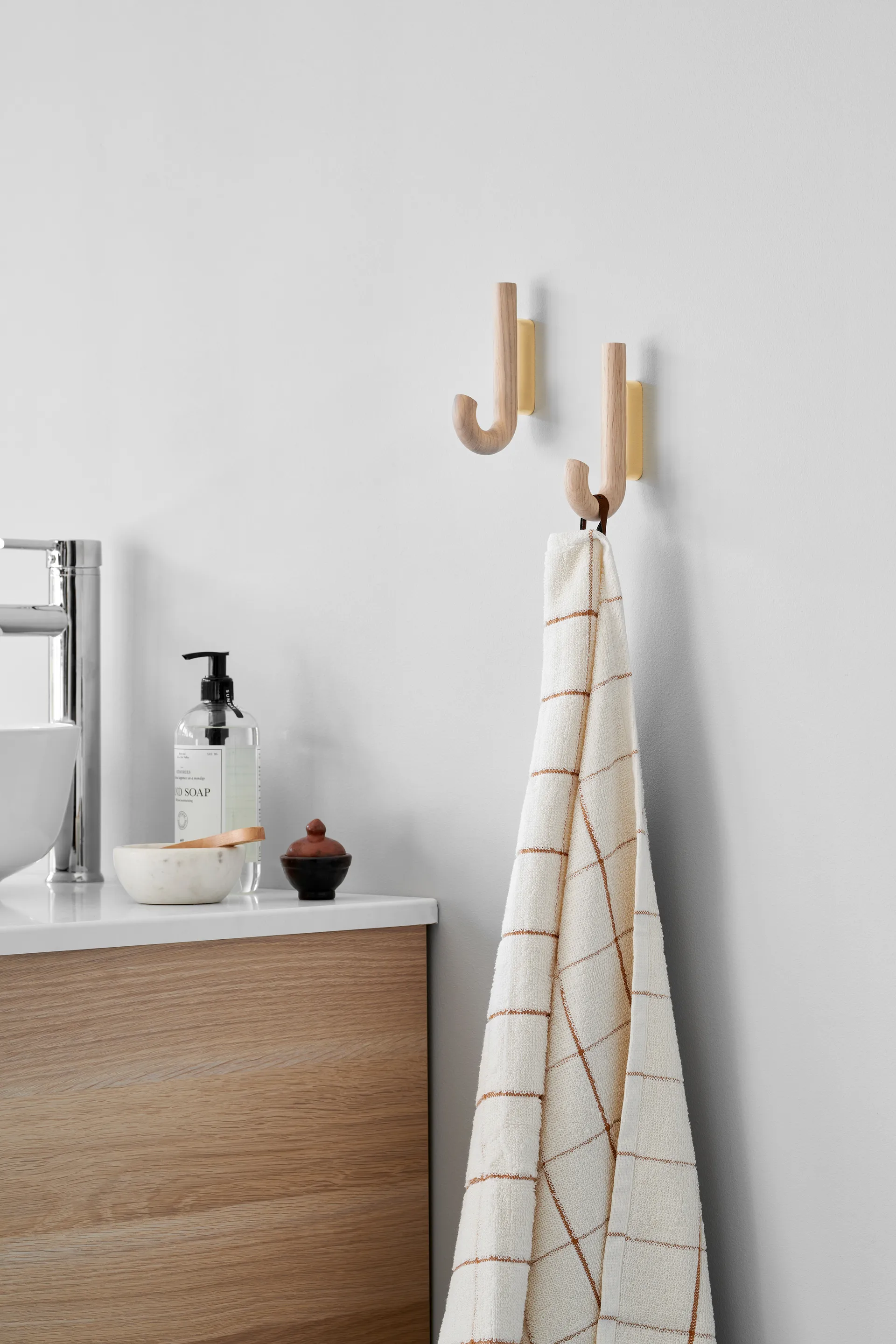 Gancho Hook mini 13,3 cm, Roble-latón Gejst