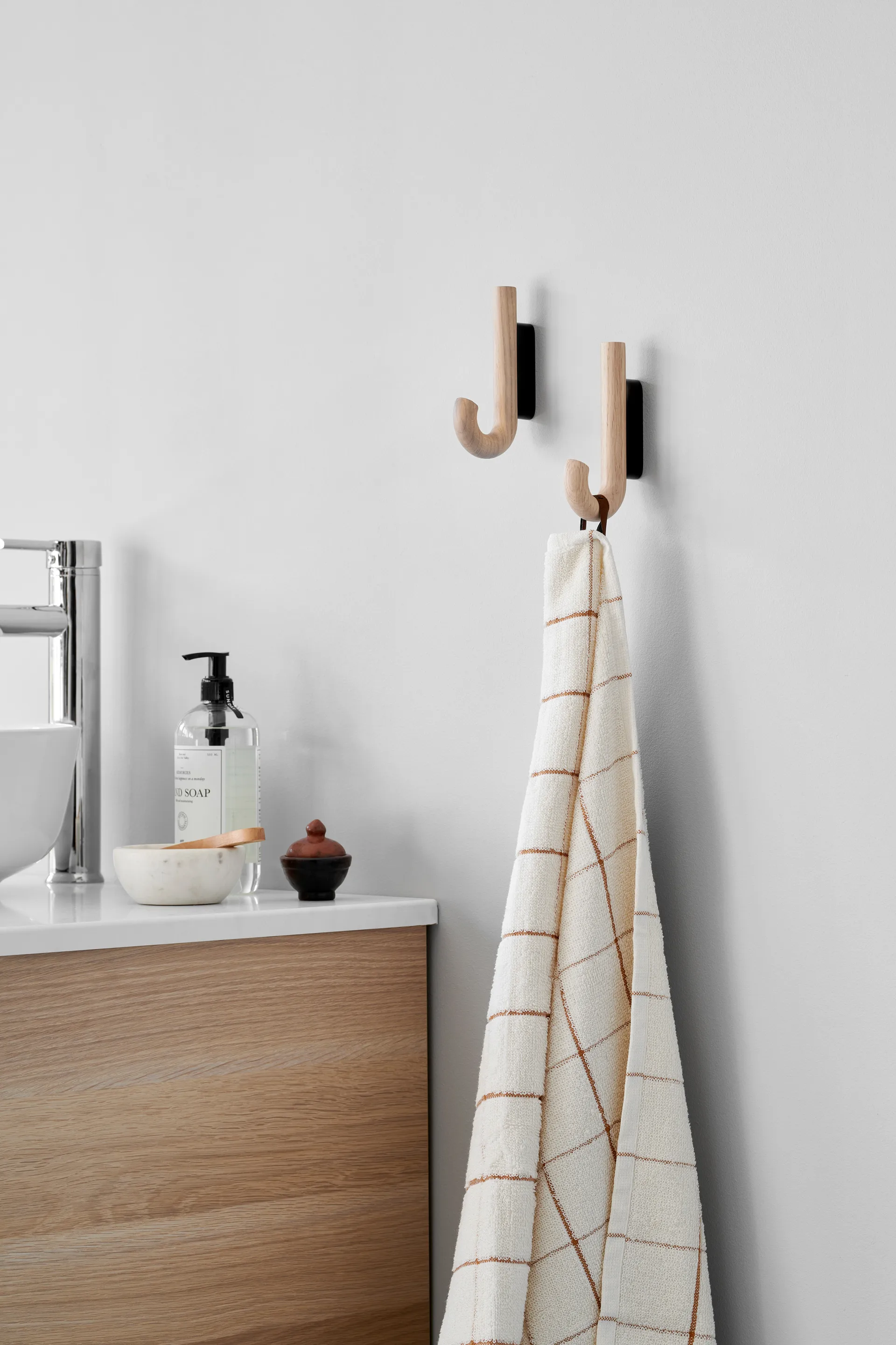 Gancho Hook mini 13,3 cm, Roble-negro Gejst