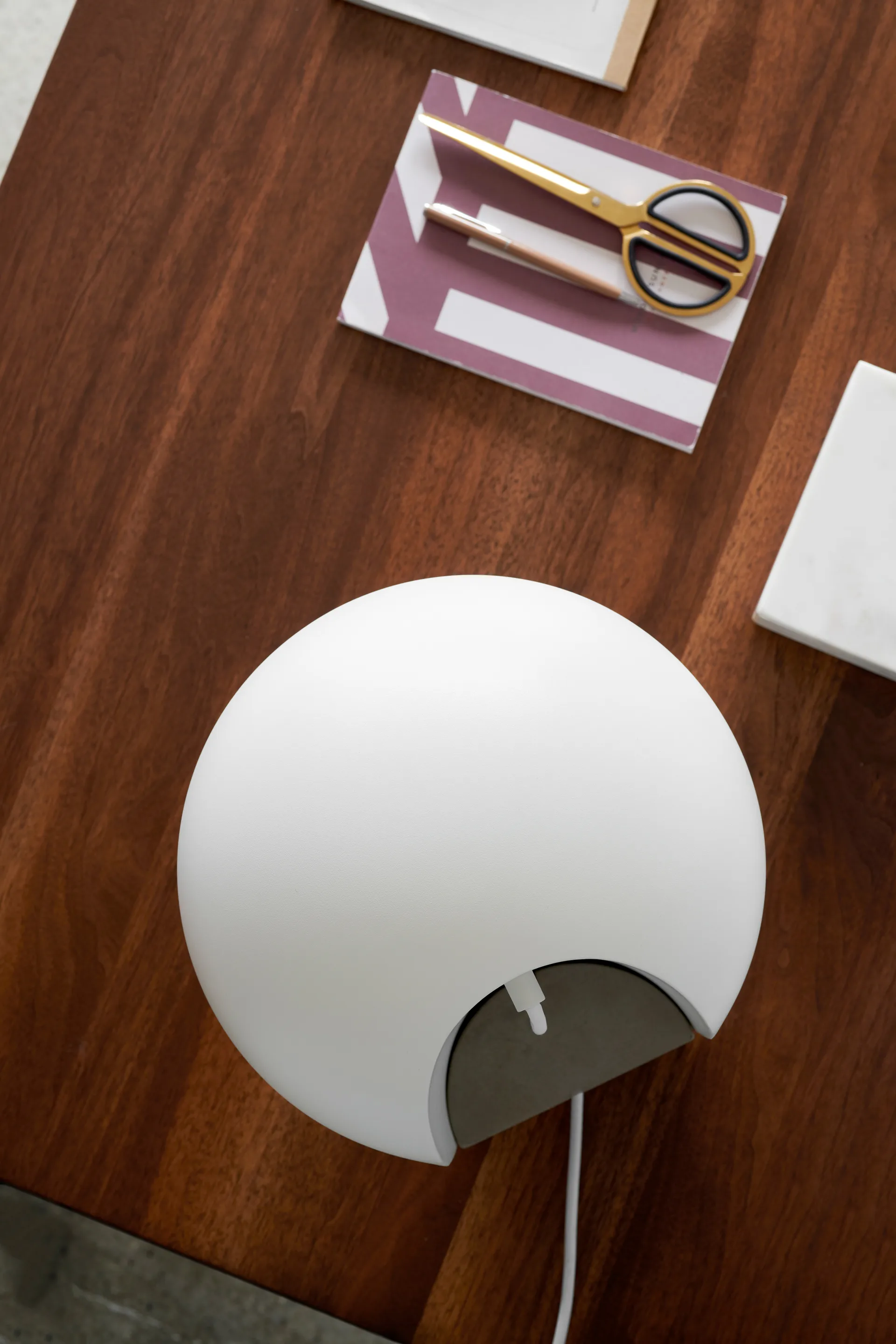 Lámpara de mesa Leery 40 cm, Blanco Gejst