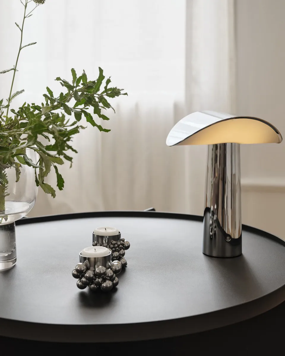 Lámpara de mesa Lium portátil 22,5 cm, Cromo Gejst