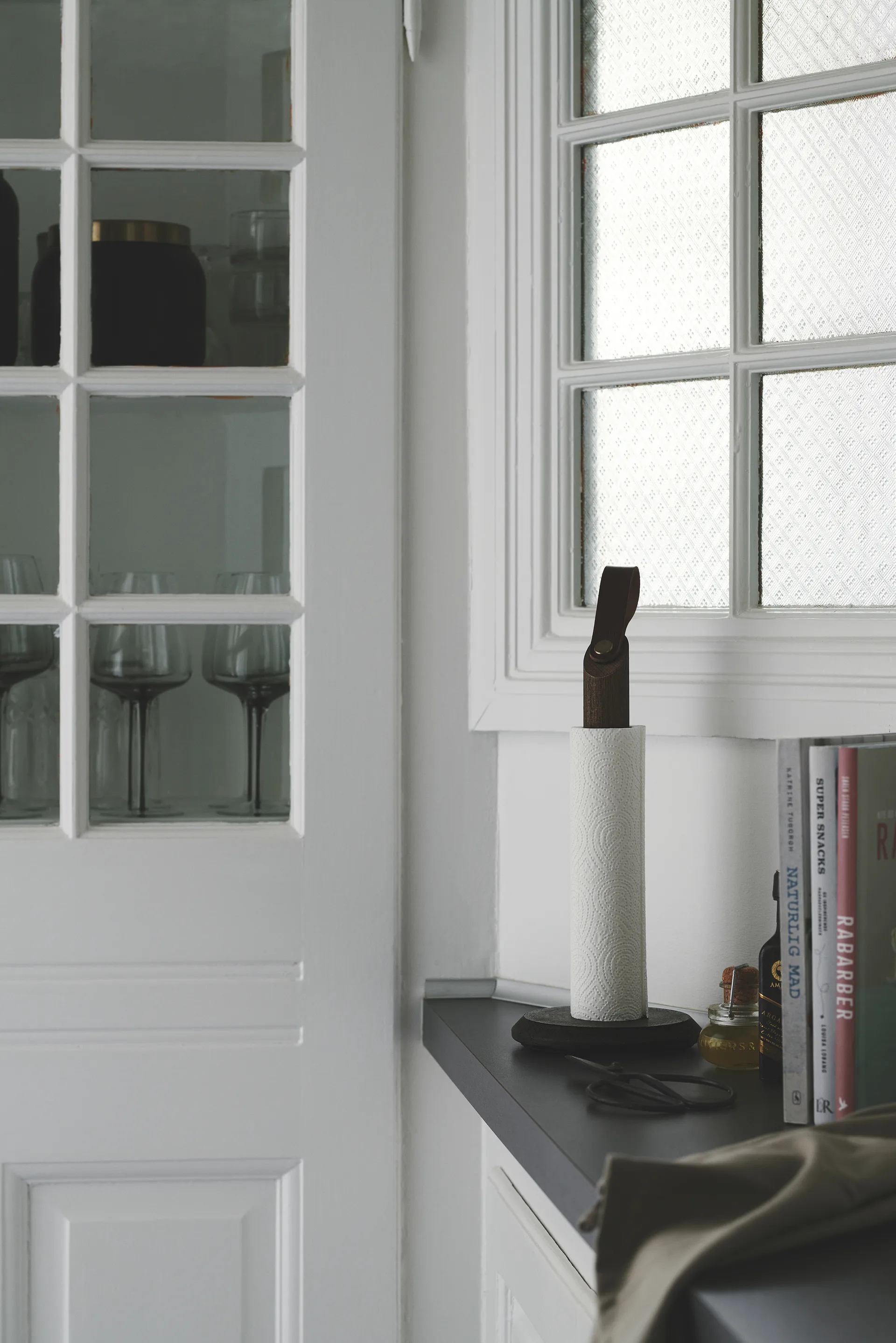 Portarrollos de papel cocina Grab, Roble ahumado Gejst