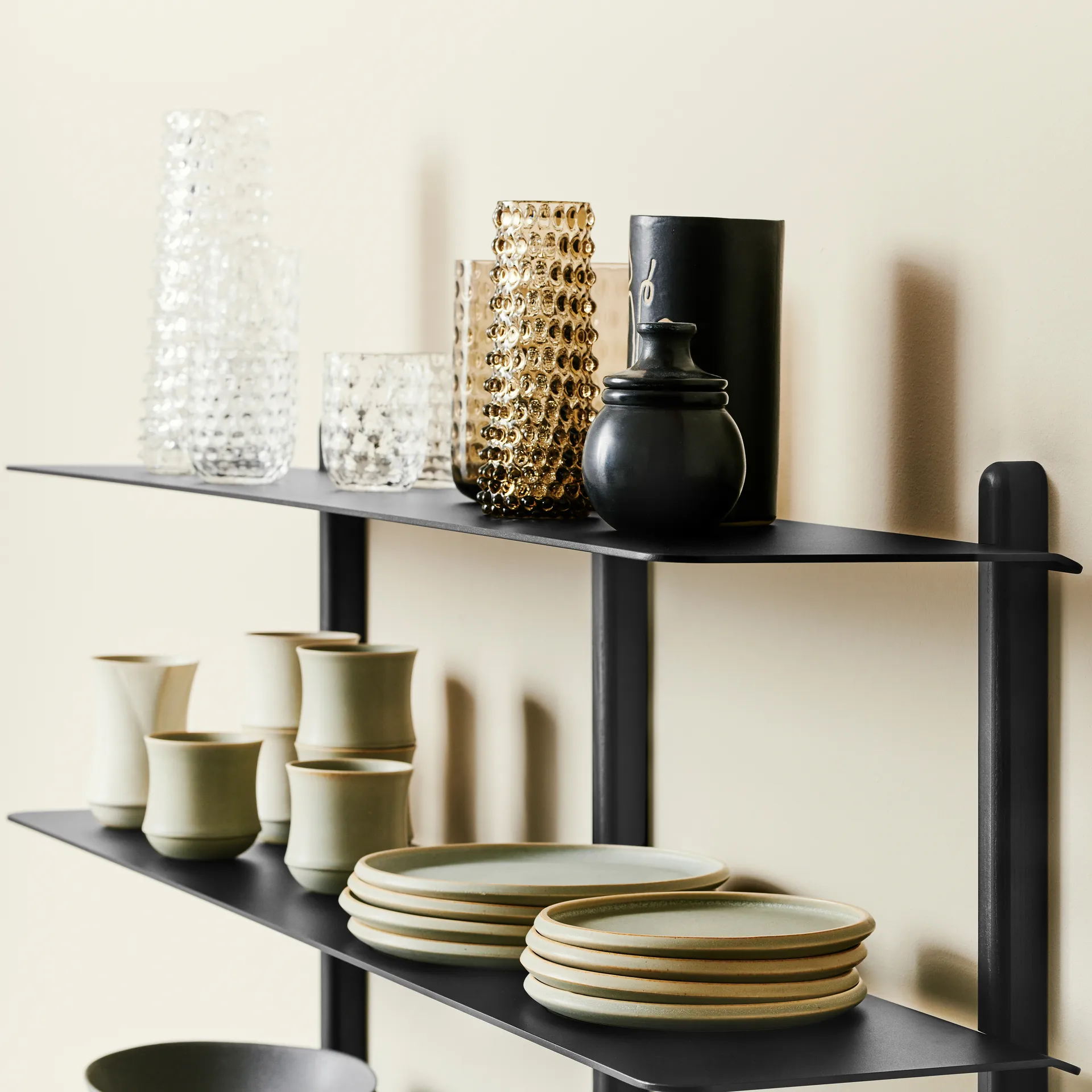 Repisa Nivo D large, Ceniza teñida de negro-negro Gejst