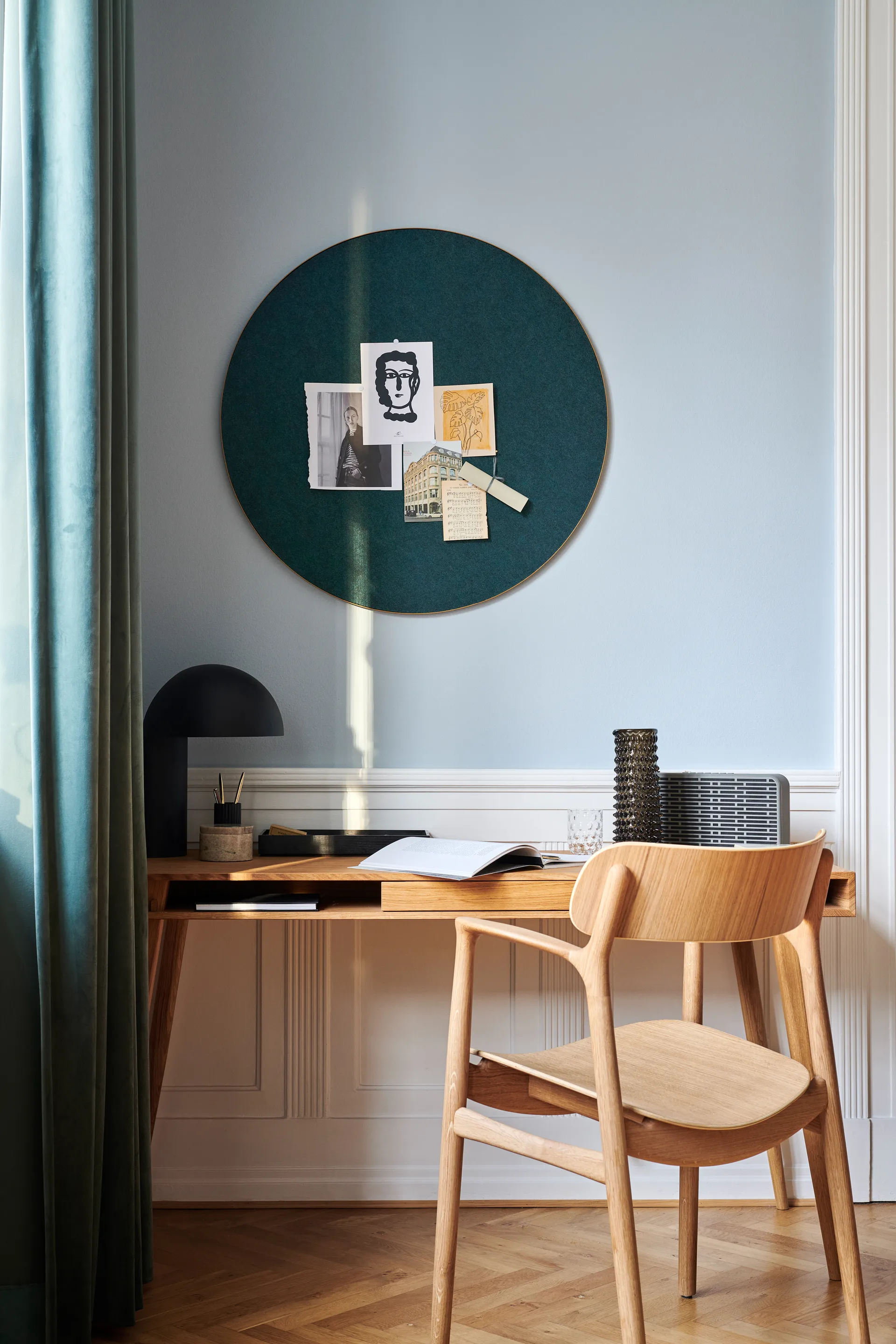 Tablero de notas Retell pinboard Ø80 cm, verde-latón Gejst