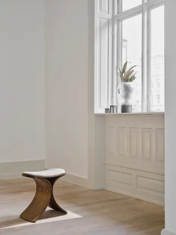 Taburete Luno 48×28×72 cm - Roble oscuro–textil beige oscuro - Gejst