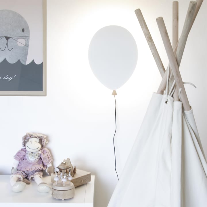 Aplique Balloon, blanco-fresno Globen Lighting