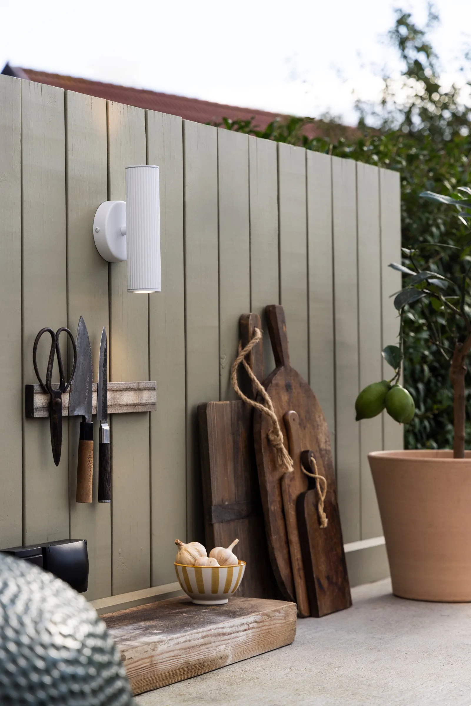 Aplique de pared Hubble up/down para fachada, Blanco Globen Lighting