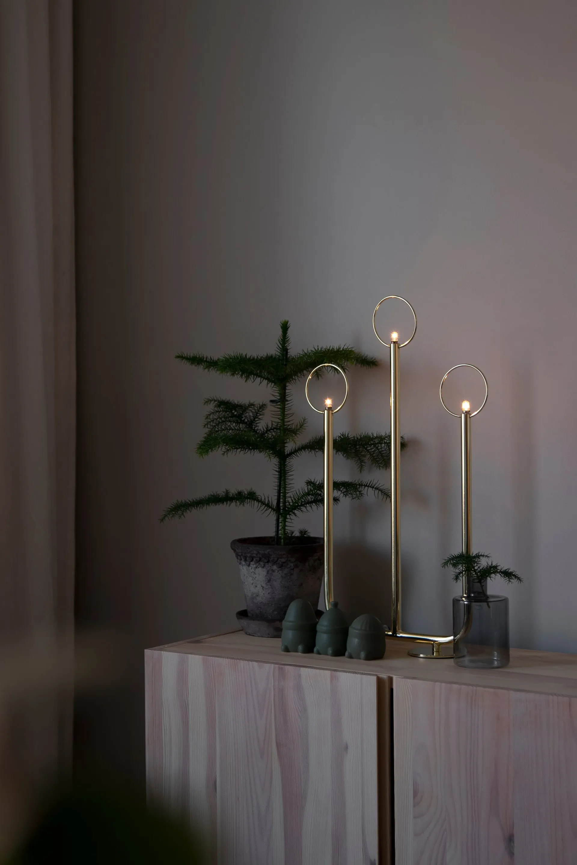 Candelabro de Adviento Natale 3, Latón Globen Lighting